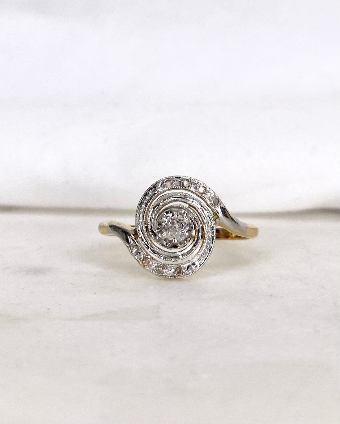 Bague Tourbillon Art-déco Diamants &quot;Clémence&quot;