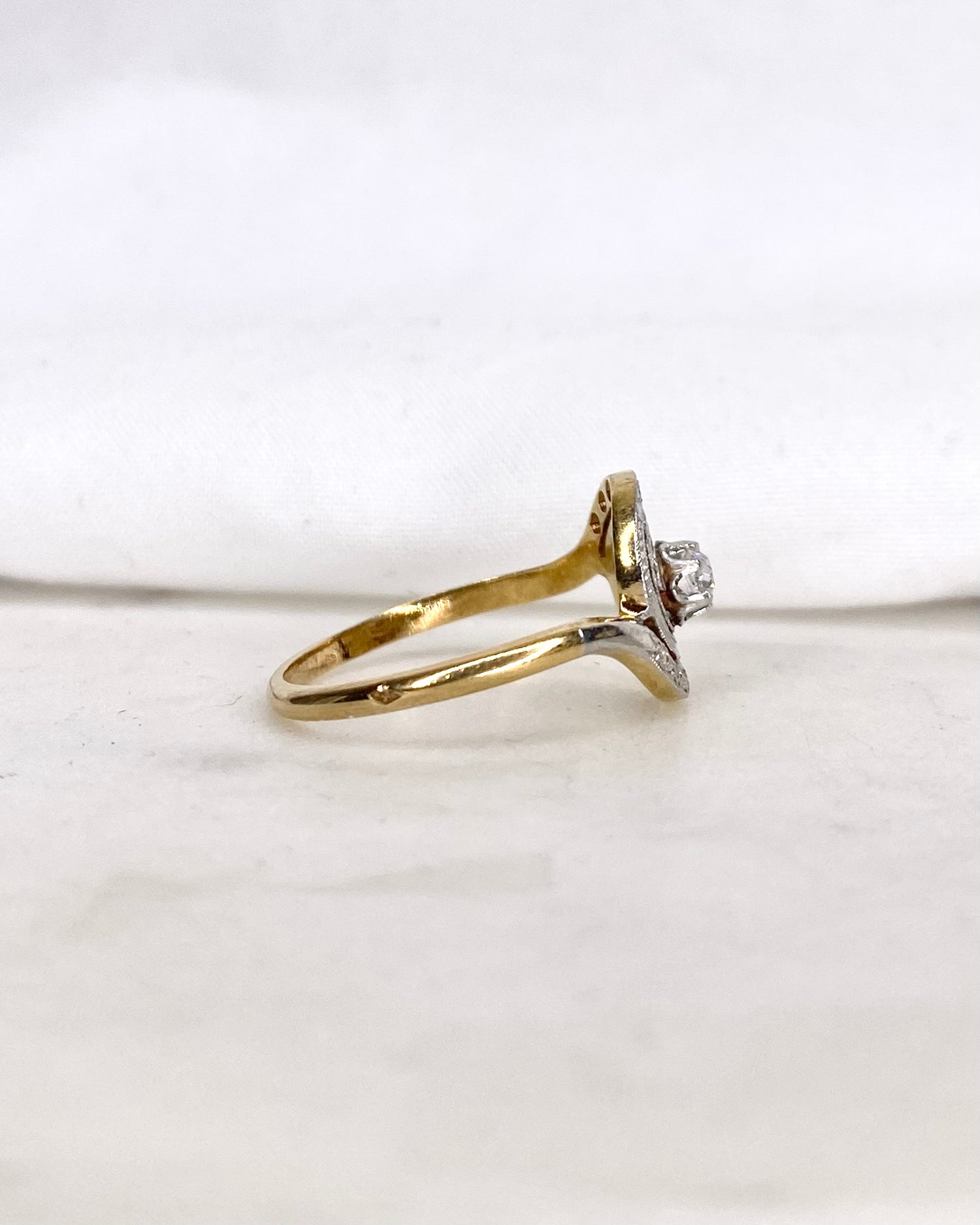 Bague Tourbillon Art-déco Diamants &quot;Clémence&quot;