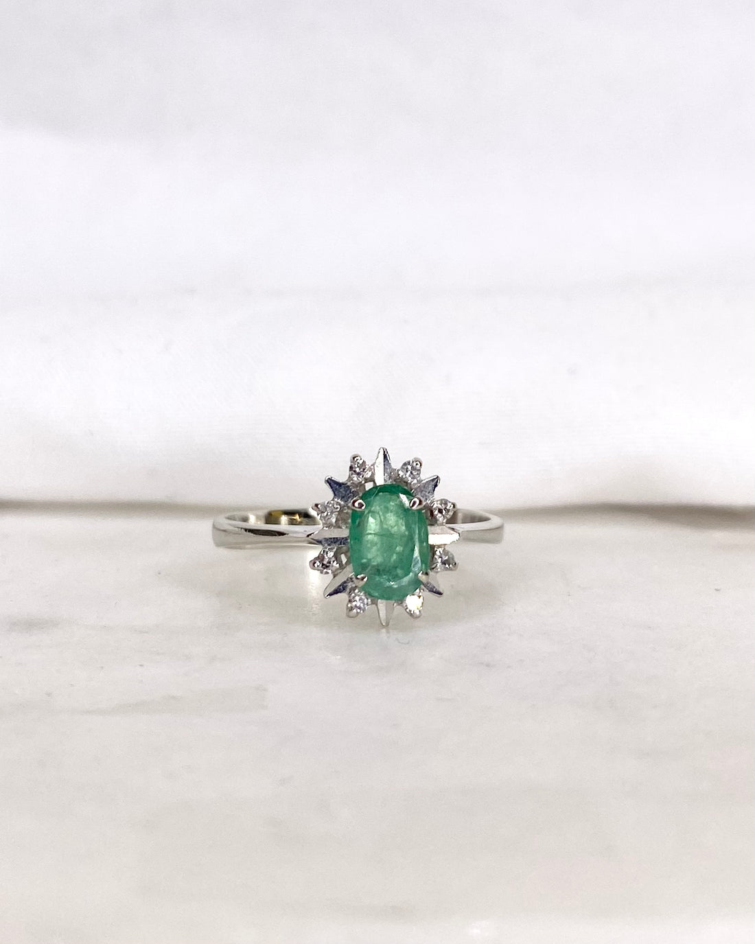 Bague Marguerite Émeraude &amp; Diamants &quot;Charlie&quot;