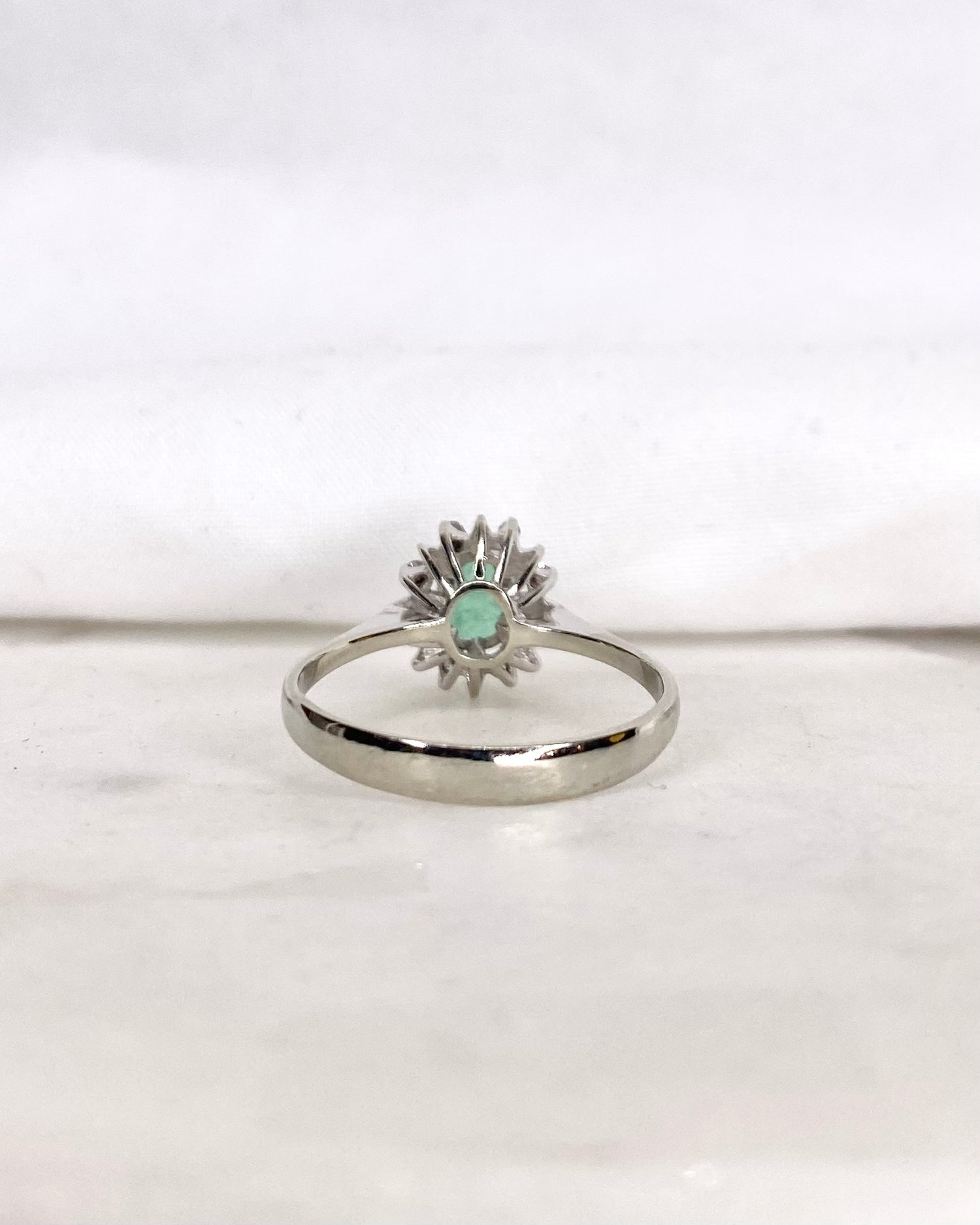 Bague Marguerite Émeraude &amp; Diamants &quot;Charlie&quot;