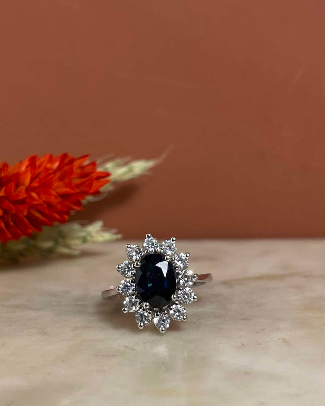 Bague Marguerite Saphir 1.40 Carat &amp; Diamants &quot;Azara&quot;