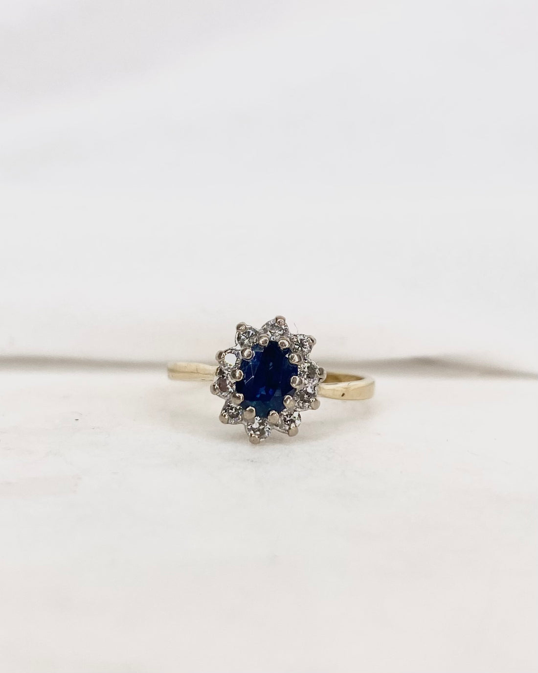 Bague Marguerite Saphir 0.70 carat &amp; Diamants &quot;Salma&quot;