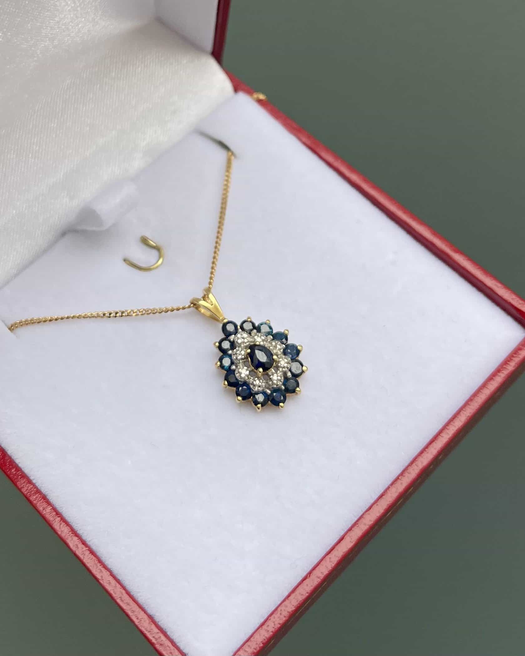 Pendentif Goutte Marguerite Saphirs &amp; Diamants &quot;Alya&quot;