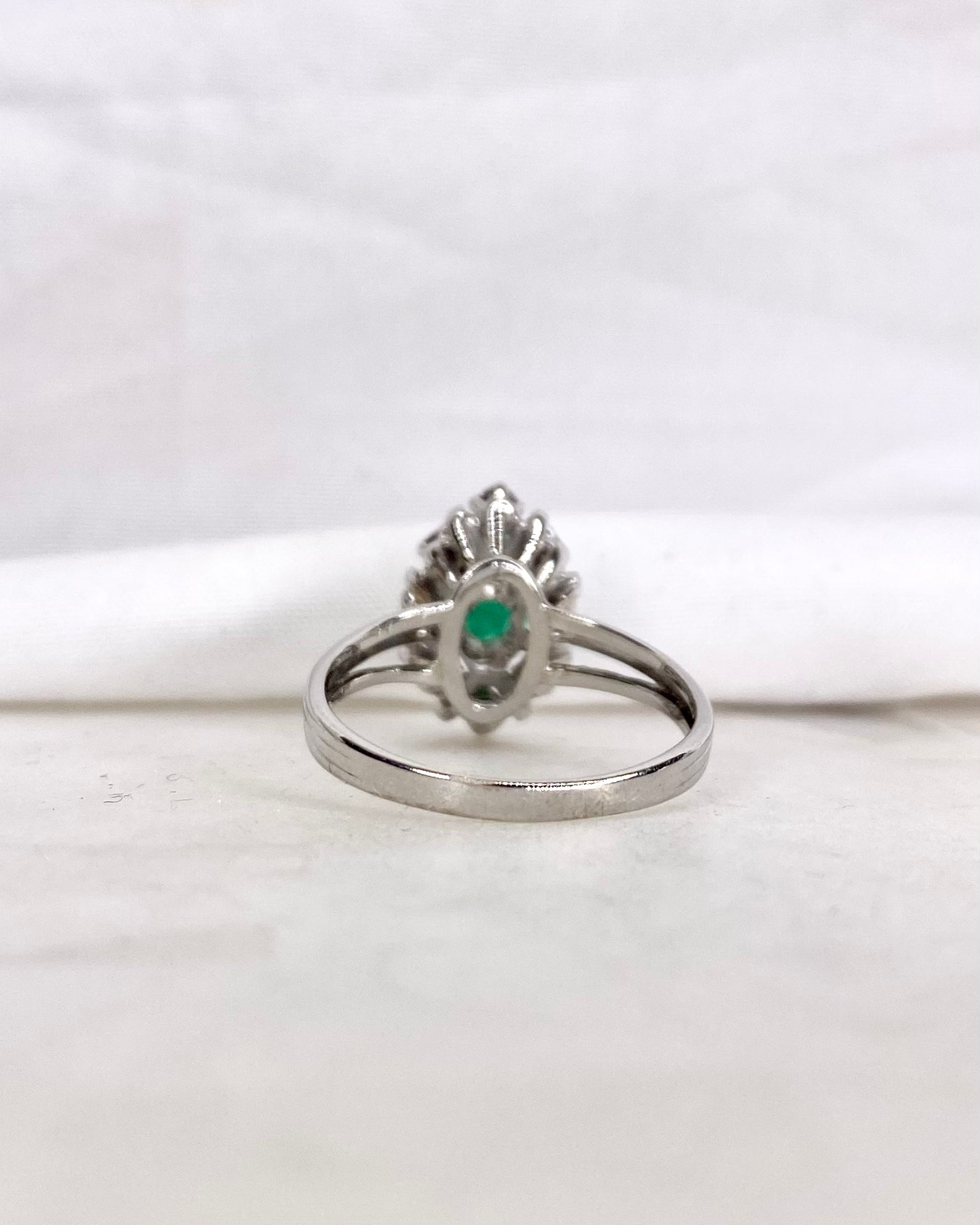 Bague Marguerite Émeraude 1 carat &amp; Diamants "Nada"