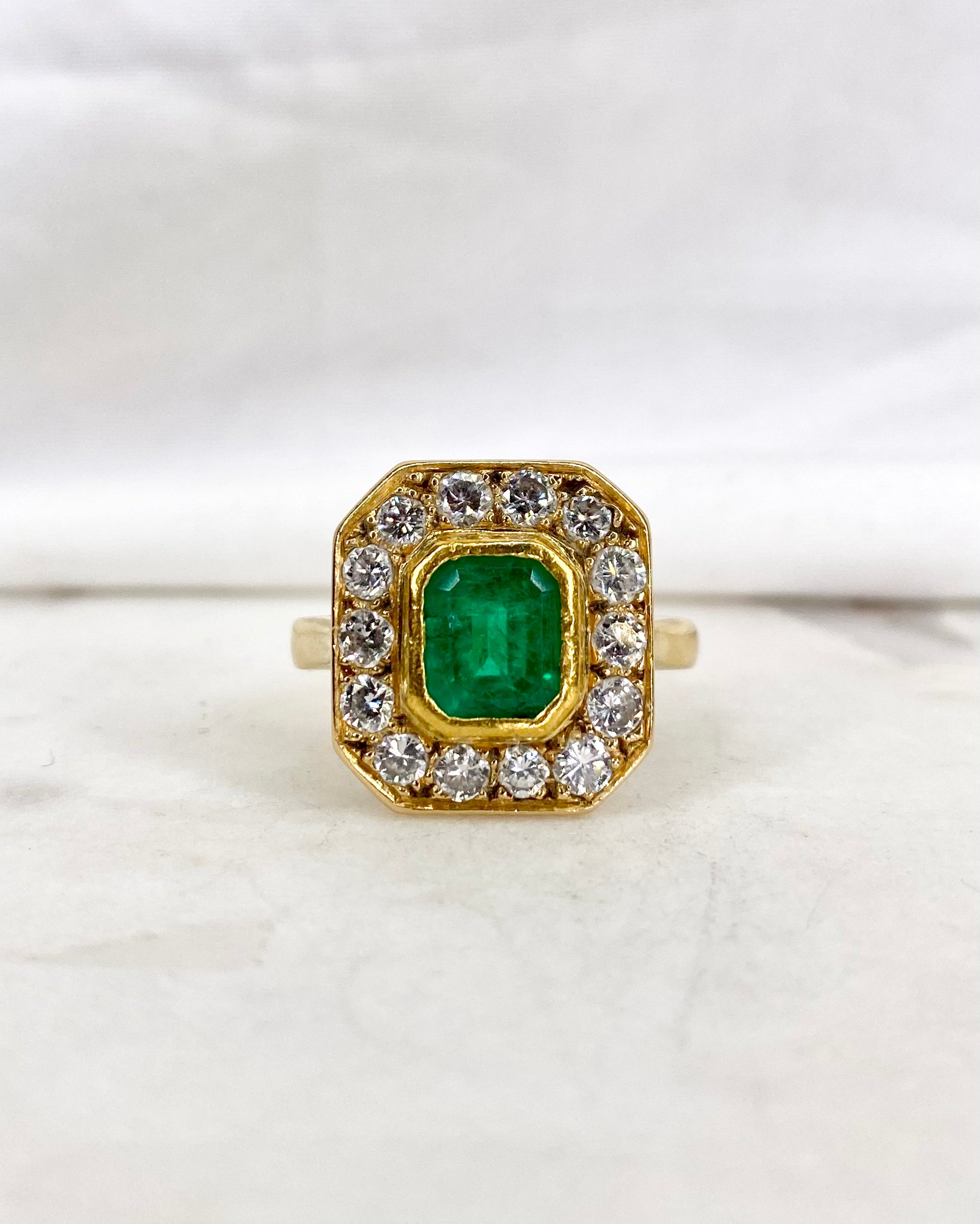 Bague Style Art Deco Émeraude 2.30 carats &amp; Diamants &quot;Lise&quot;