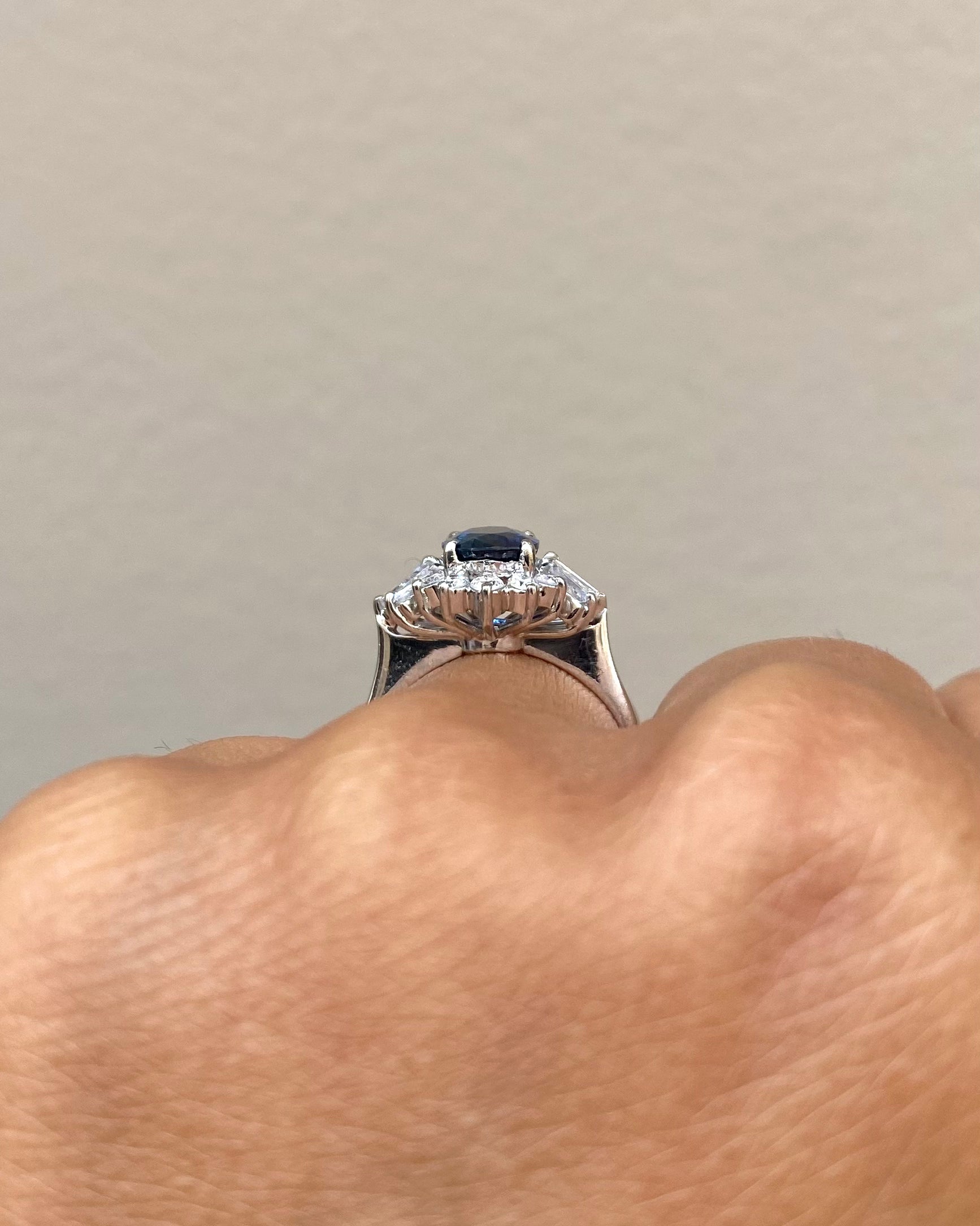 Bague Marguerite Saphir 1.70 carat &amp; Diamants "Laurelle"