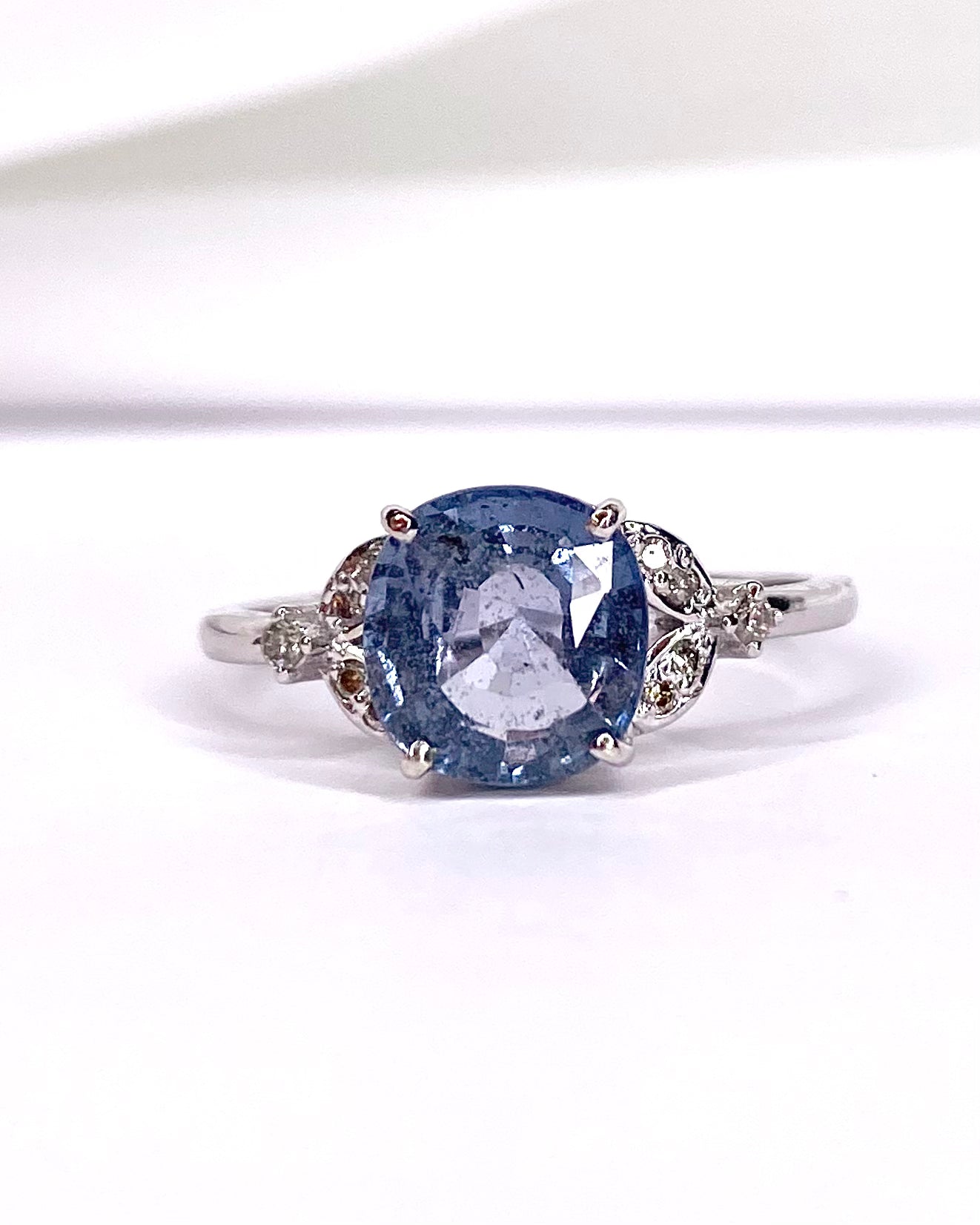 Bague Trilogie Saphir 2.70 carats &amp; Diamants "Florie" - Elliade Paris