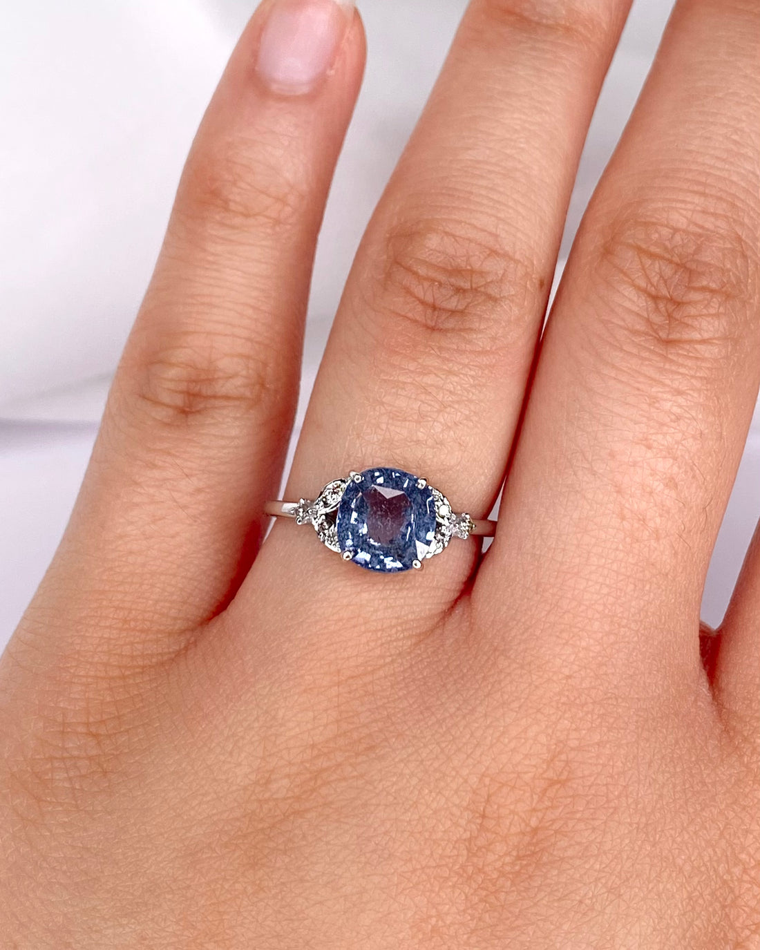 Bague Trilogie Saphir 2.70 carats &amp; Diamants "Florie"