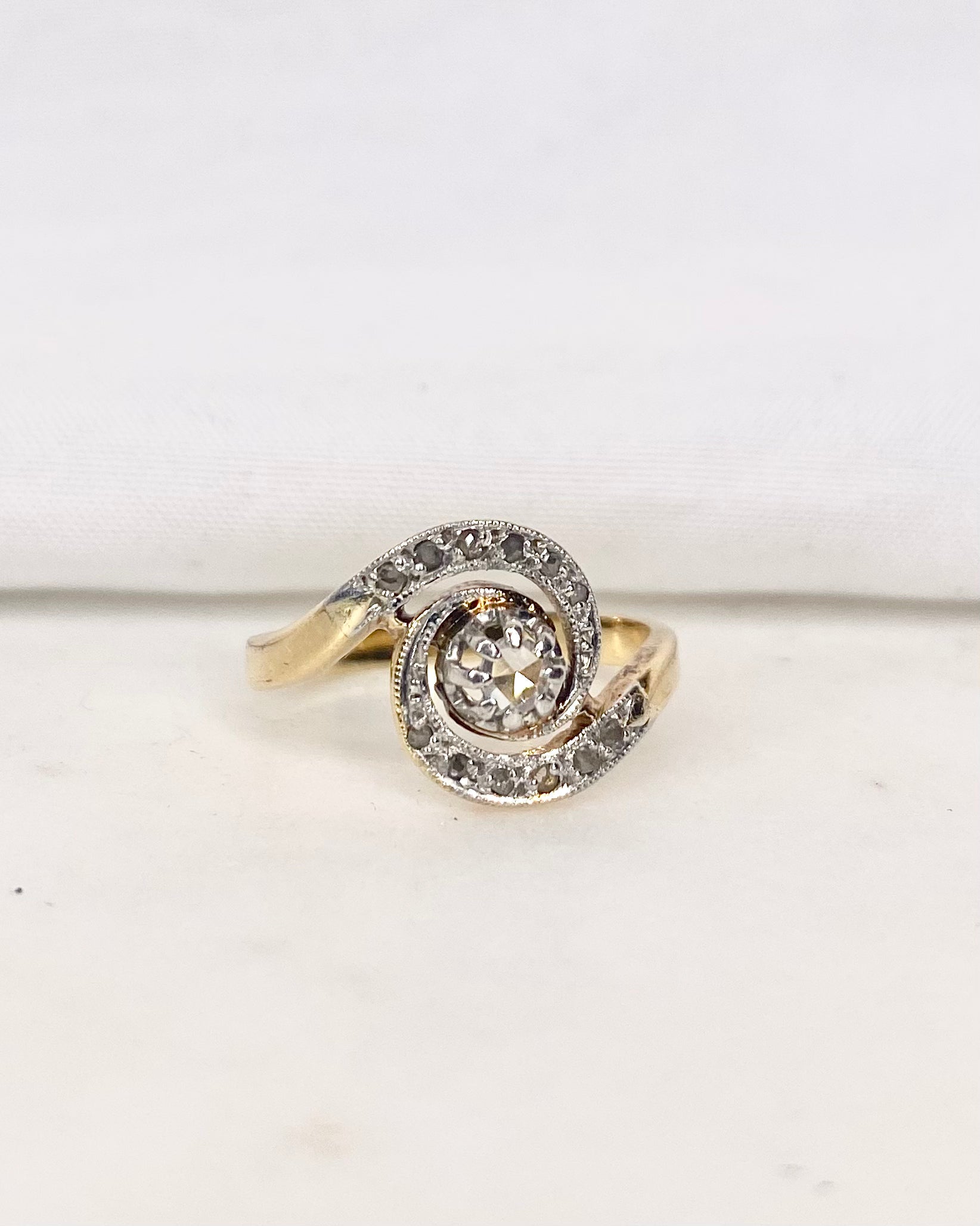 Bague Tourbillon Style Art Nouveau Diamants "Anaé" - Elliade Paris