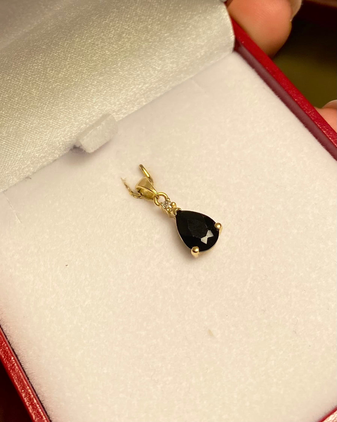 1.40 carat Sapphire &amp;amp; Diamond &quot;Clarisse&quot; Pendant