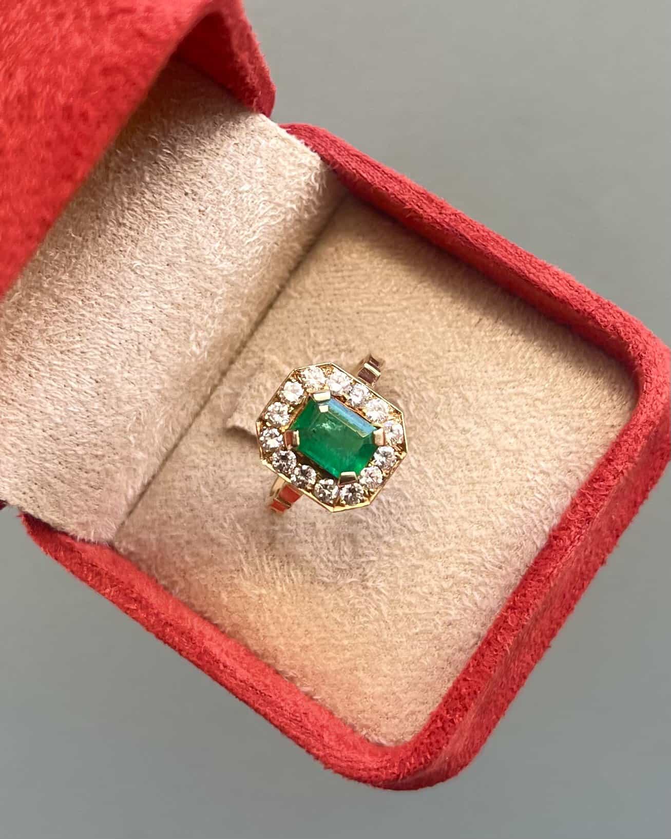 Bague Style Art-Déco Émeraude 1.50 carat &amp; Diamants "Sofia" - Elliade Paris