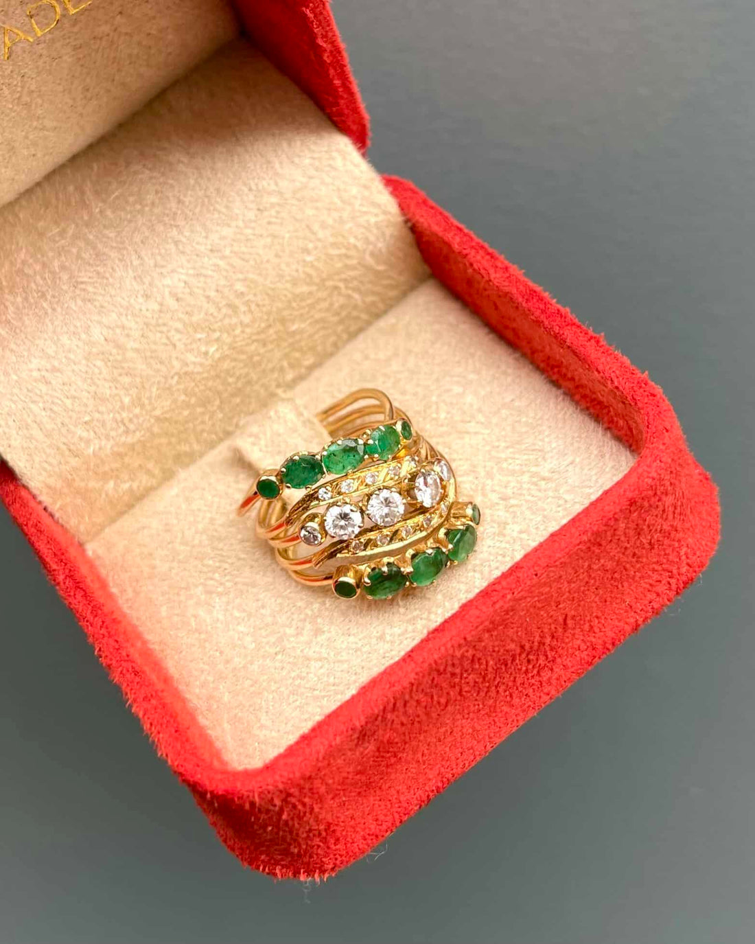 Bague Semainier Émeraudes 0.90 carat &amp; Diamants 0.63 carat &quot;Sadia&quot;