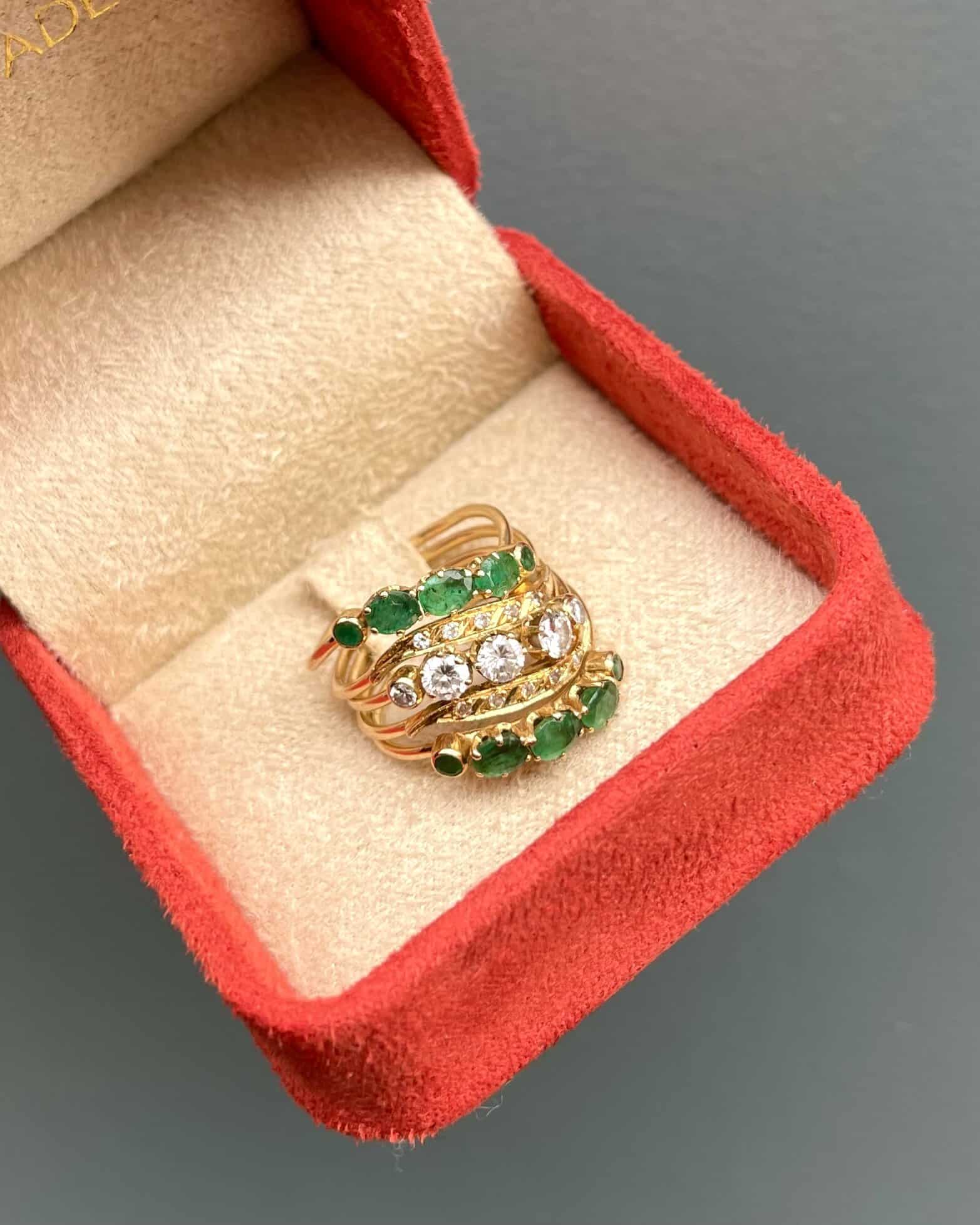 Bague Semainier Émeraudes 0.90 carat &amp; Diamants 0.63 carat "Sadia" - Elliade Paris