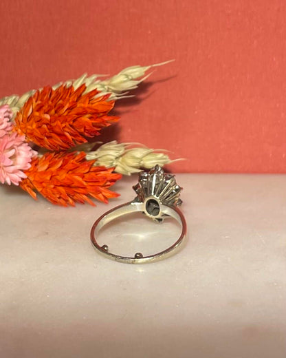 Bague Marguerite Saphir 0.65 Carat &amp; Diamants 0.80 Carat &quot;Yenna&quot;