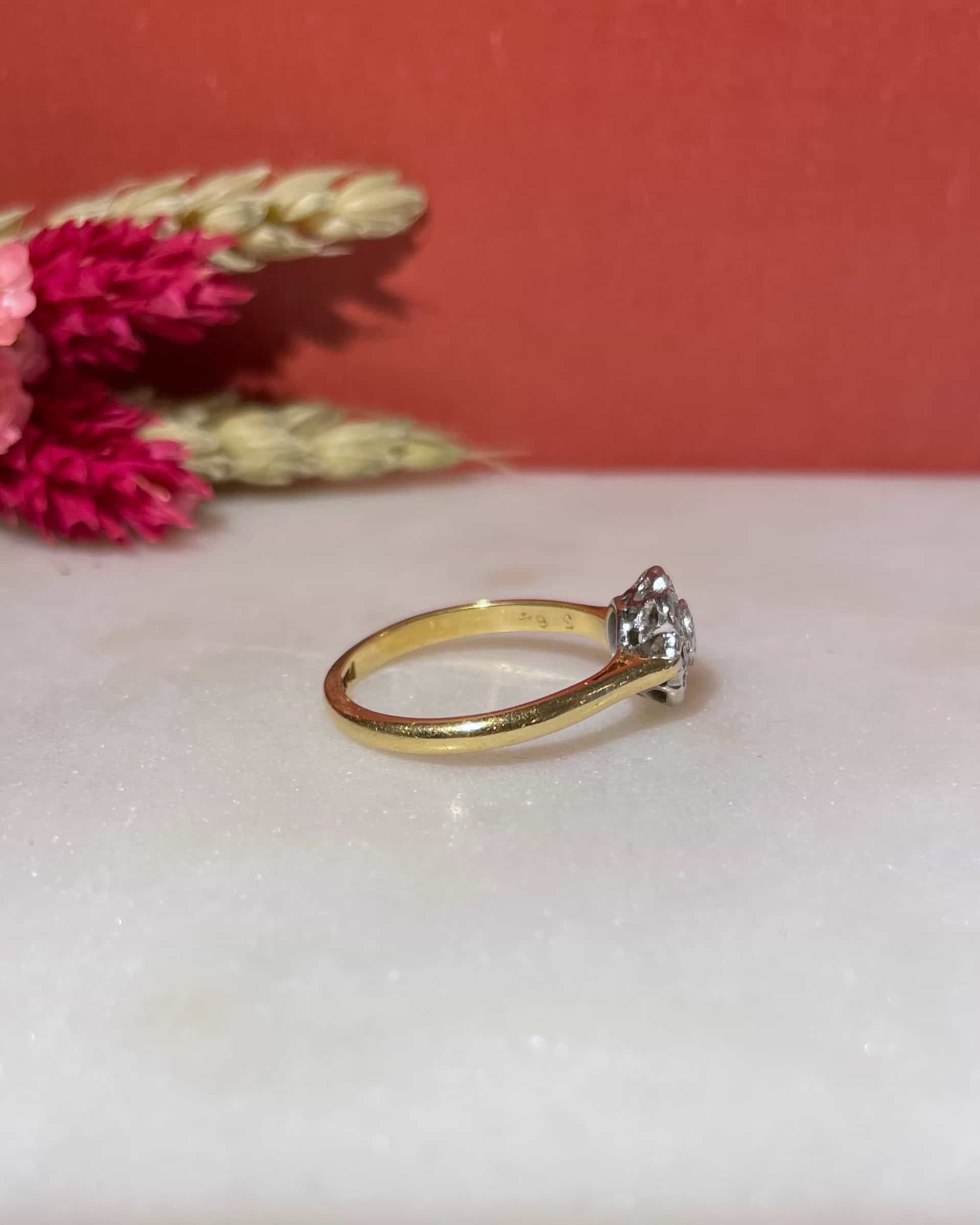 Anillo Art Déco con margaritas y diamantes &quot;Susan&quot;