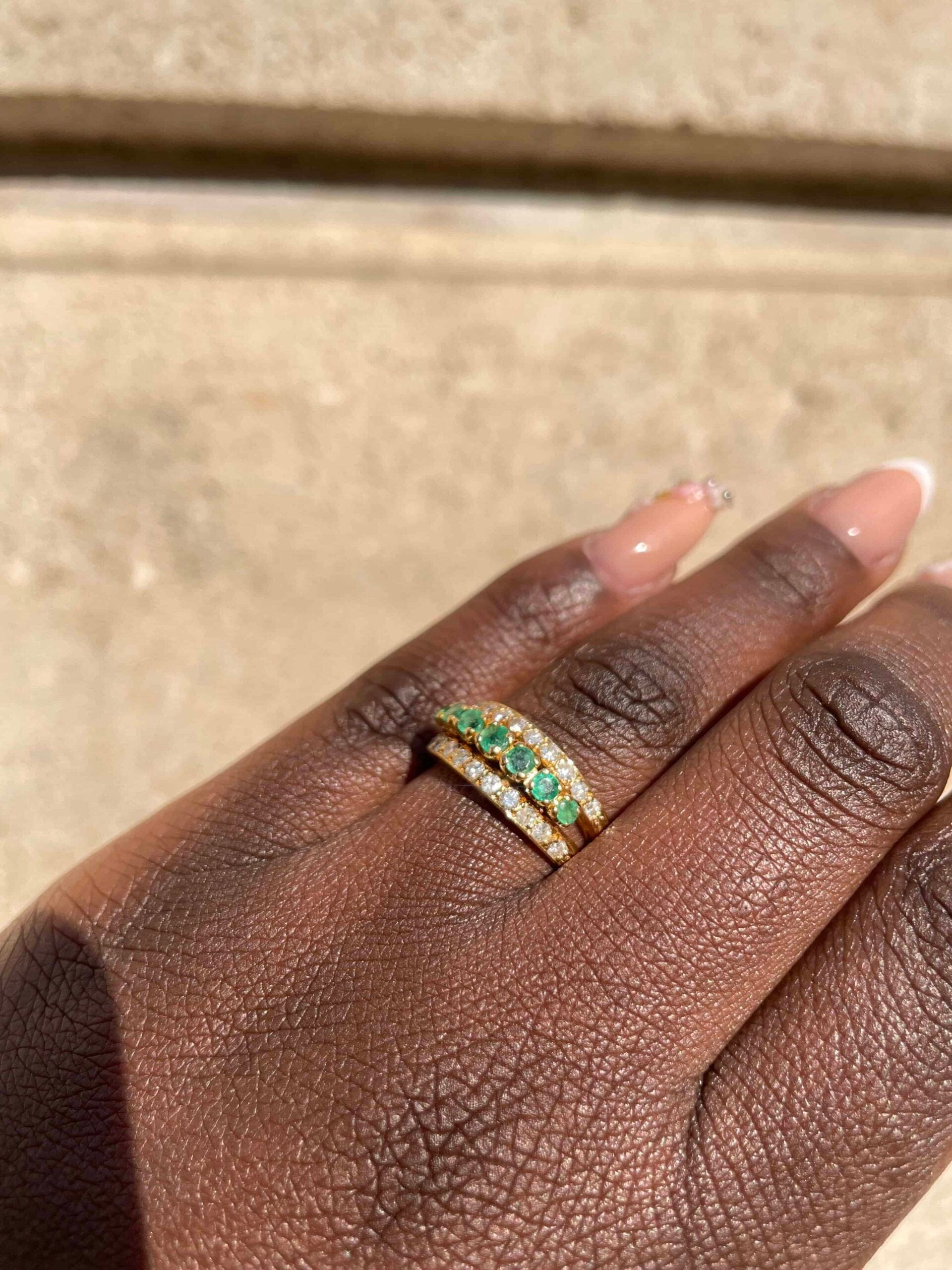 Jonc Vintage Emeraudes &amp; Diamants "Alama" - Elliade Paris
