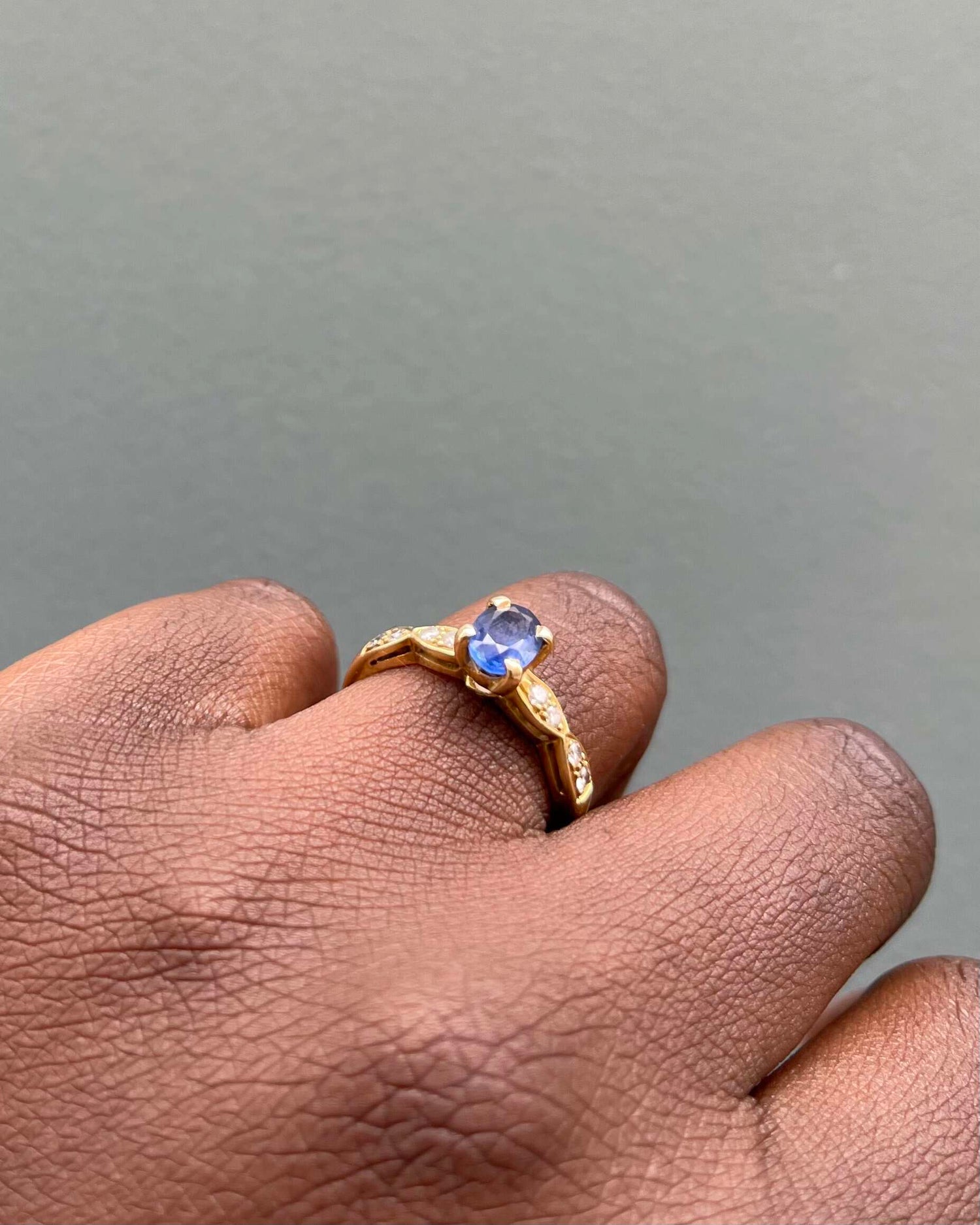 Bague Solitaire Saphir 1.10 carat &amp; Diamants &quot;Lorena&quot;