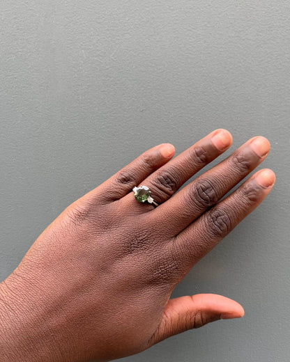 Bague Trilogie Saphir Vert 2.85 Carats &amp; Diamants &quot;Salomé&quot;