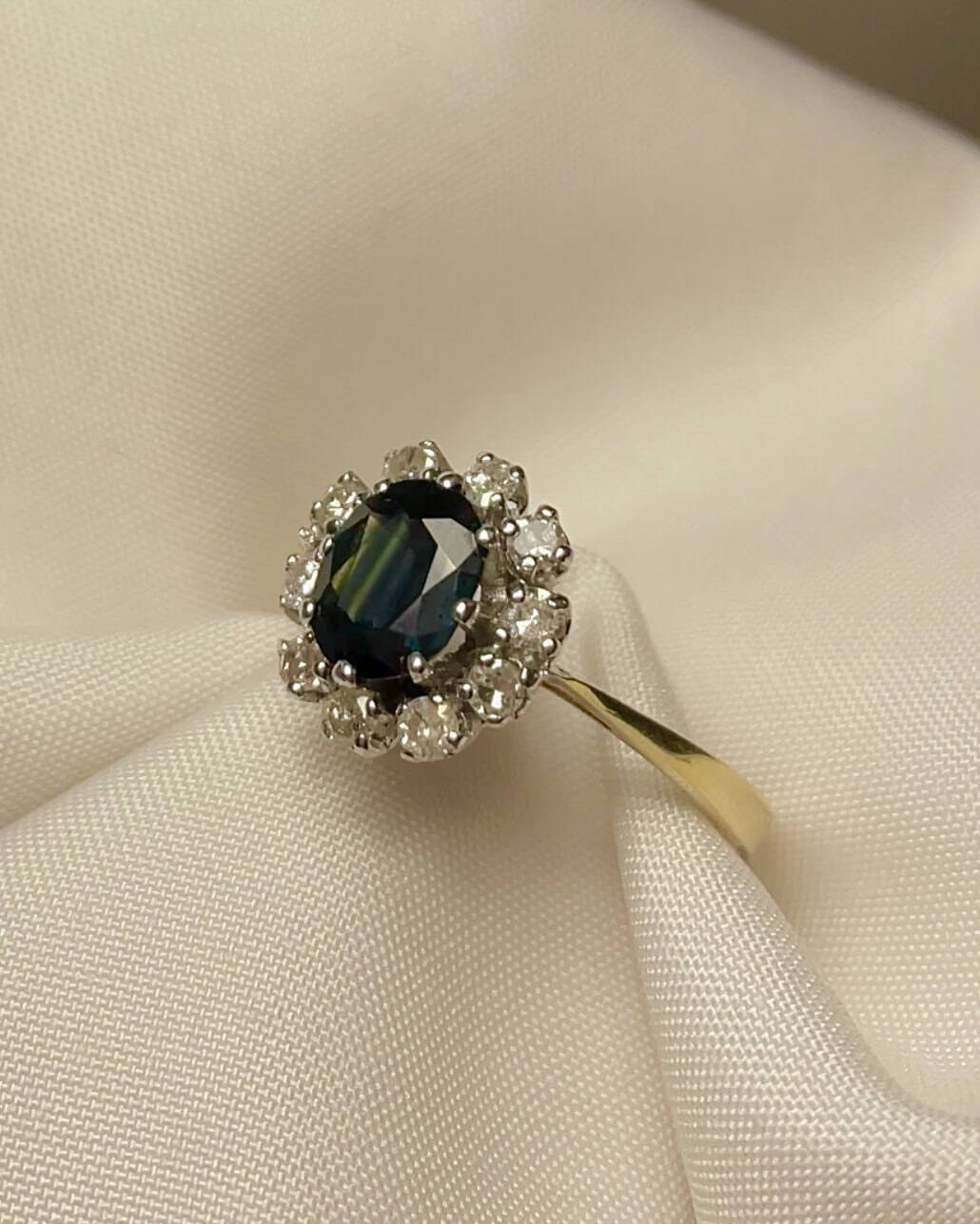 Bague Marguerite Saphir Reflet Vert 1 Carat &amp; Diamants &quot;Cecilia&quot;