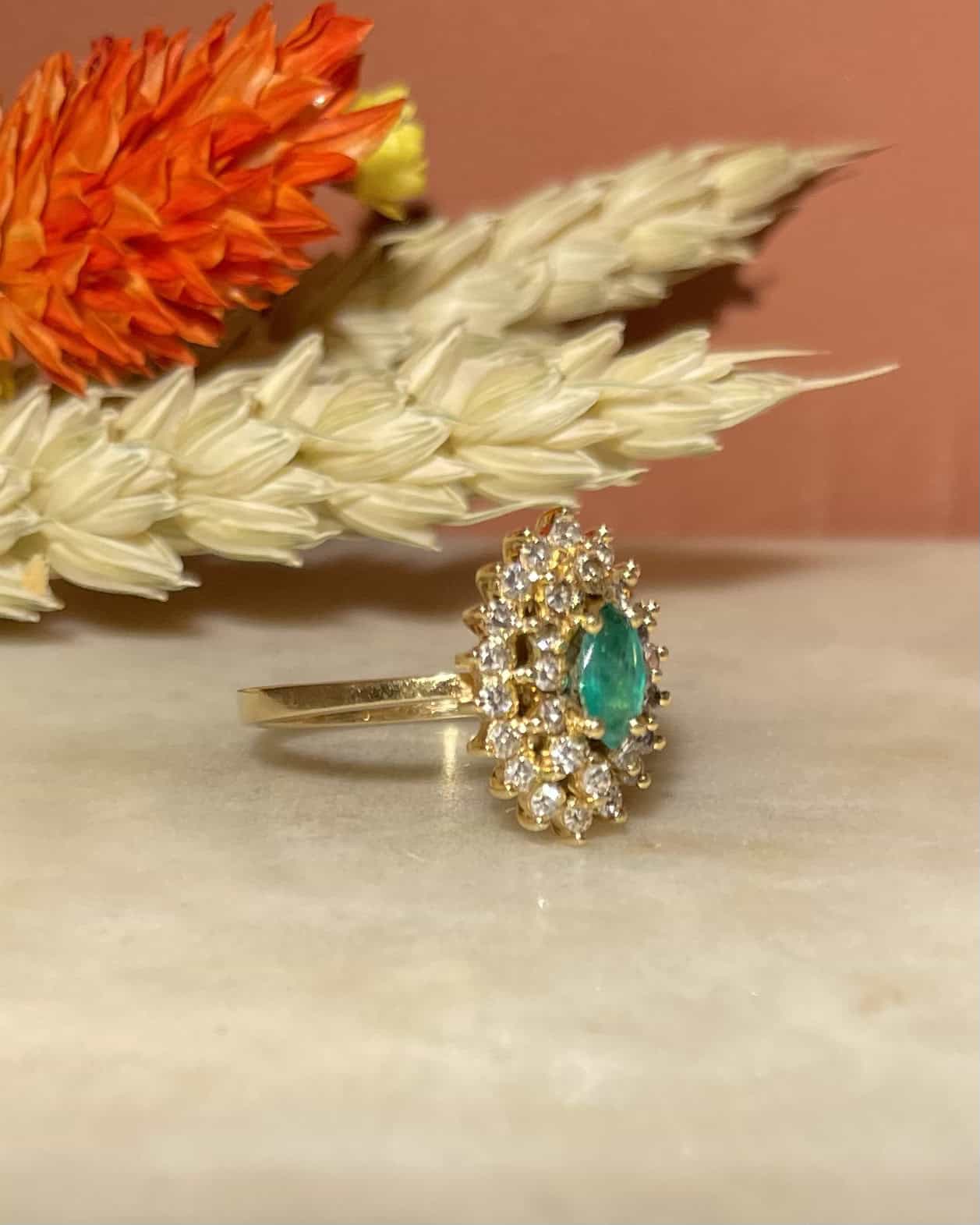 Bague Marguerite Émeraude &amp; 30 Diamants &quot;Sarane&quot;