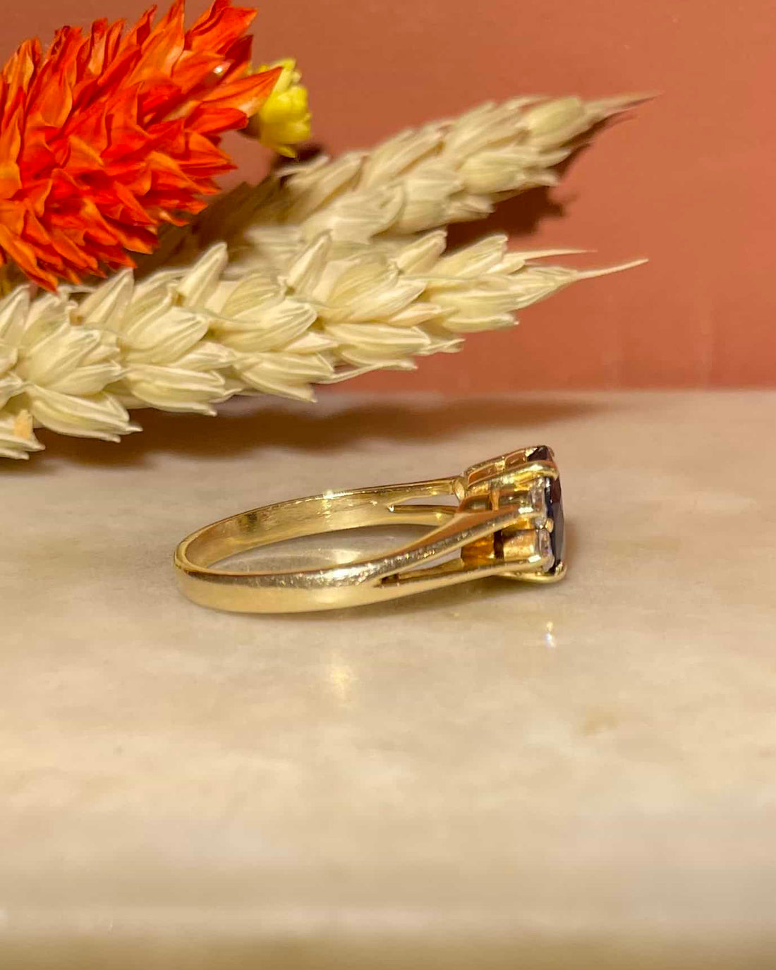 Bague Trilogie Saphir 2 carats &amp; Diamants &quot;Soraya&quot;