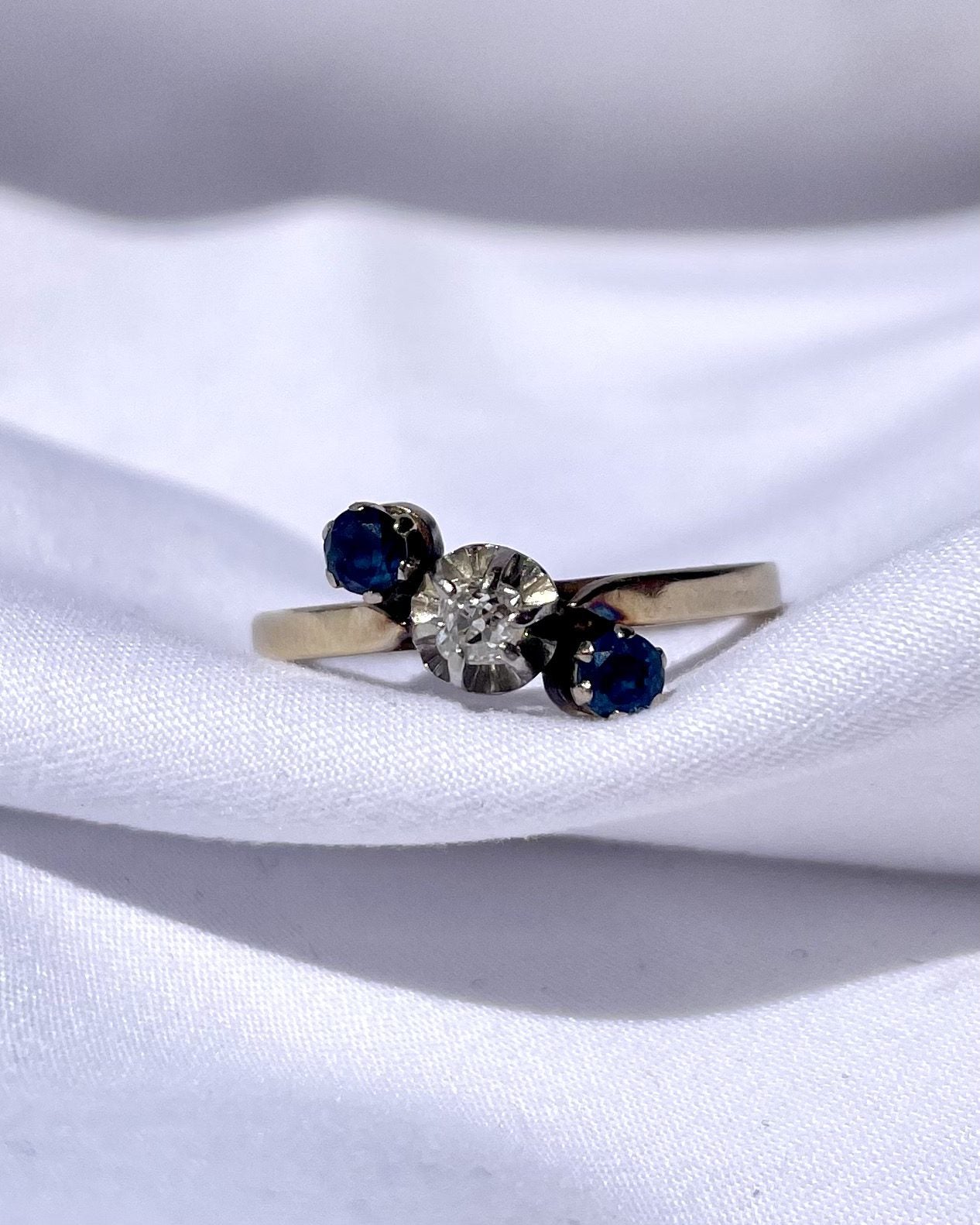 Bague trilogie diamant &amp; saphirs "Joyce"