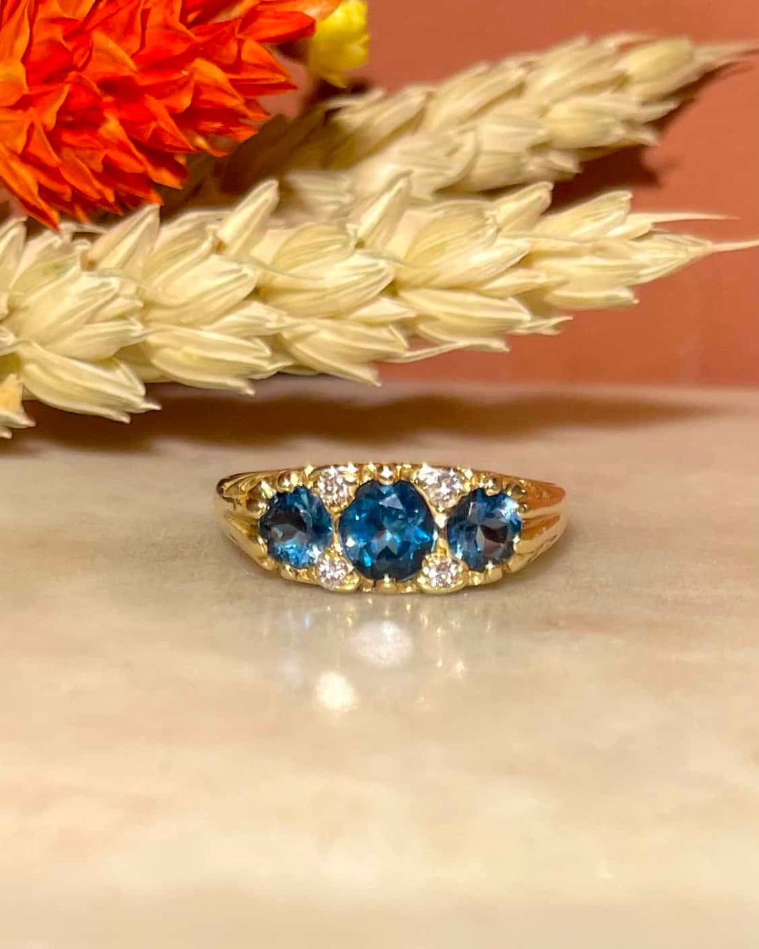 Bague Trilogie Topazes 0.72 carat & Diamants "Lyra"
