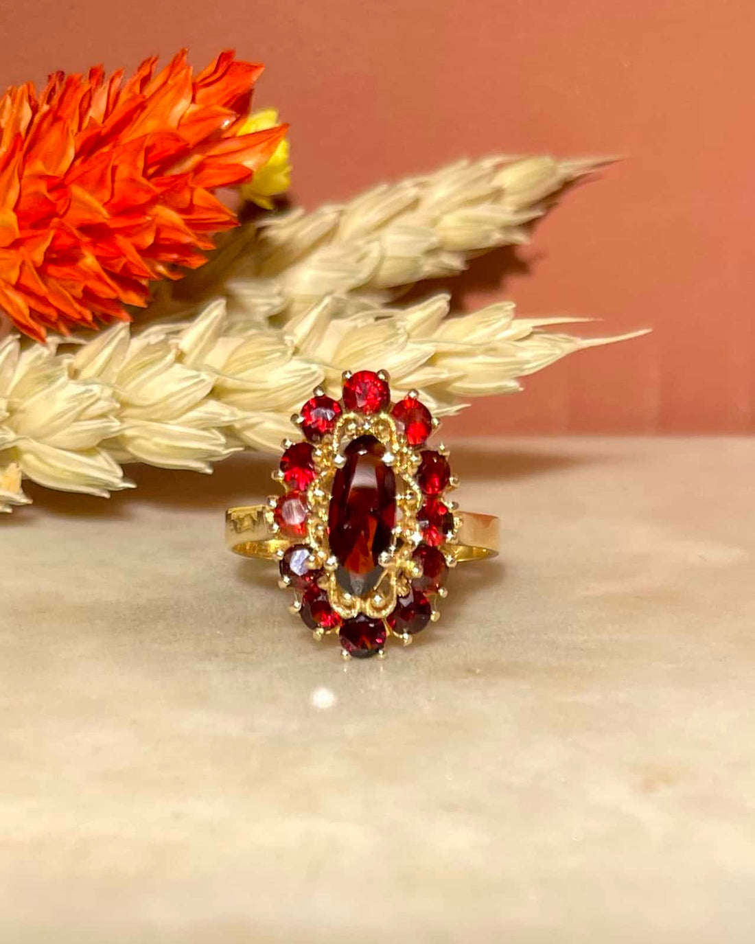 Bague Marguerite Marquise Grenats 2.11 carats &quot;Nicole&quot;