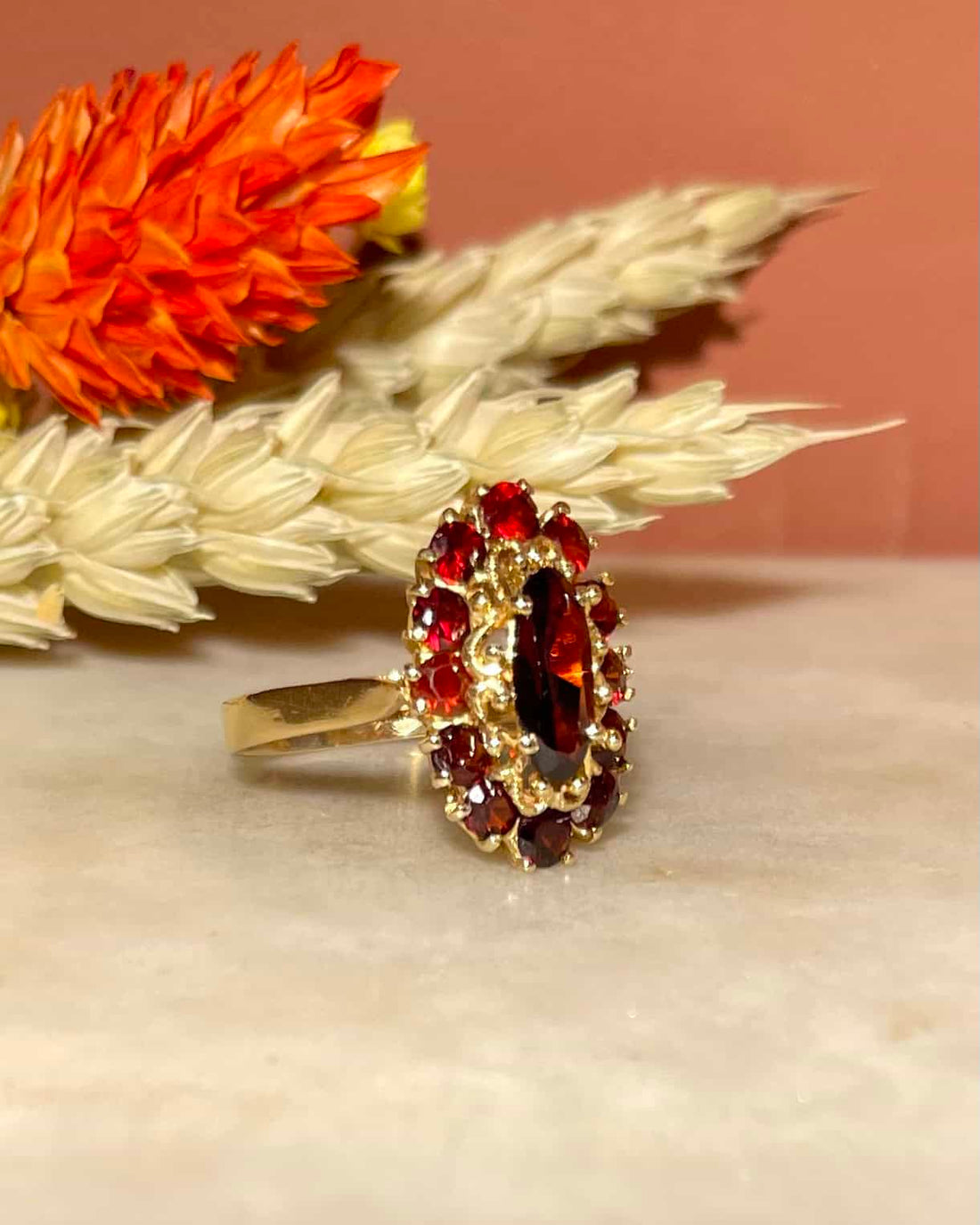 Bague Marguerite Marquise Grenats 2.11 carats &quot;Nicole&quot;