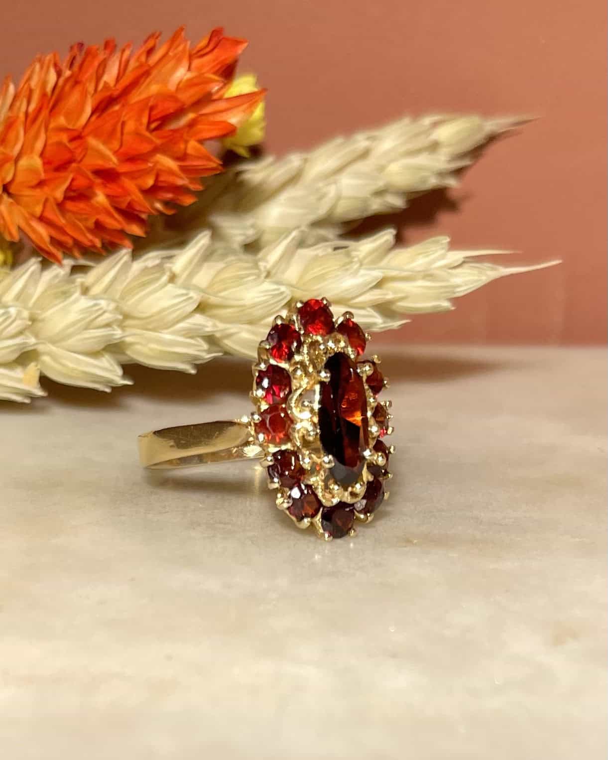 Bague Marguerite Marquise Grenats 2.11 carats "Nicole"
