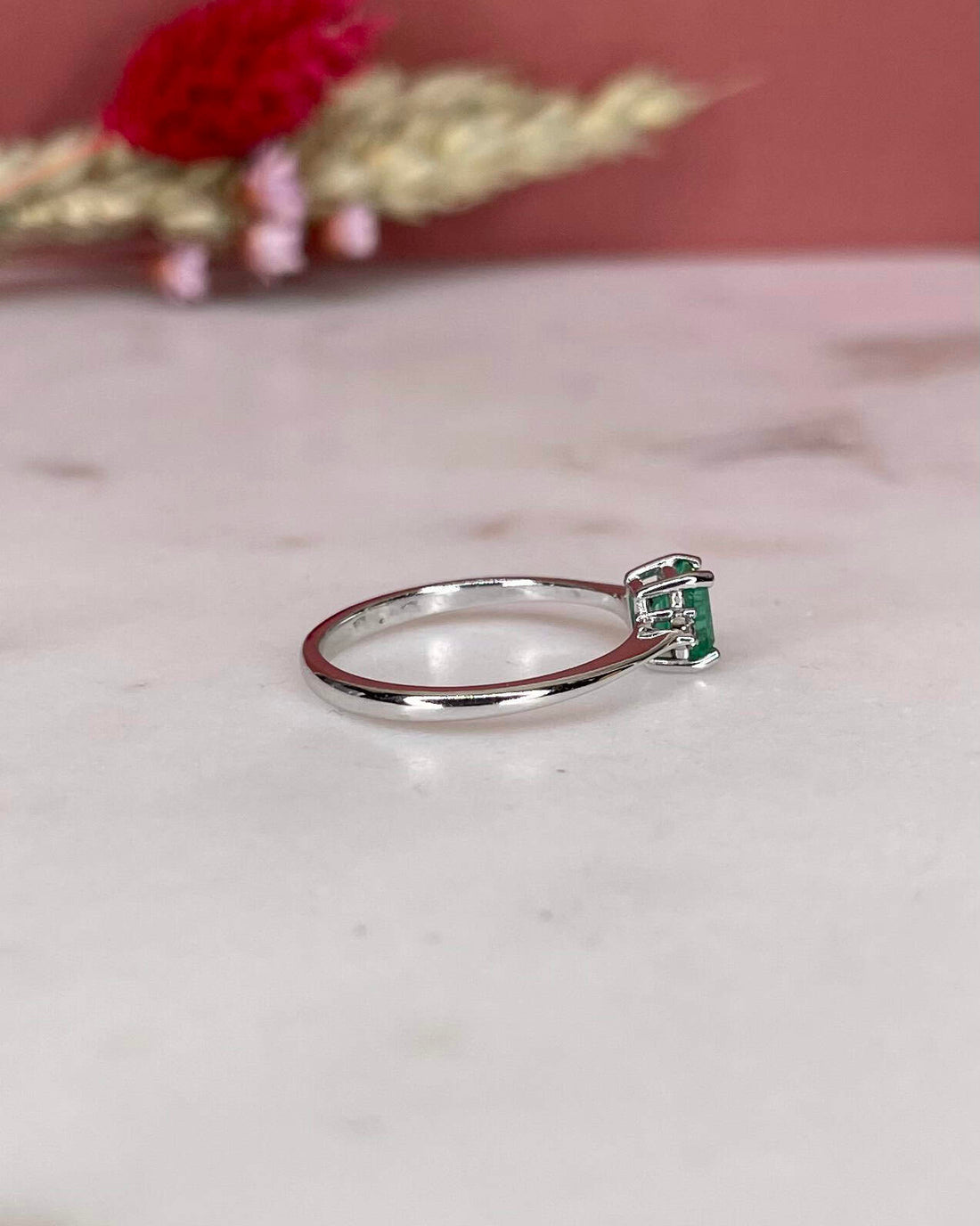 Bague Trilogie Émeraude 0.55 carat &amp; Diamants &quot;Hadia&quot;