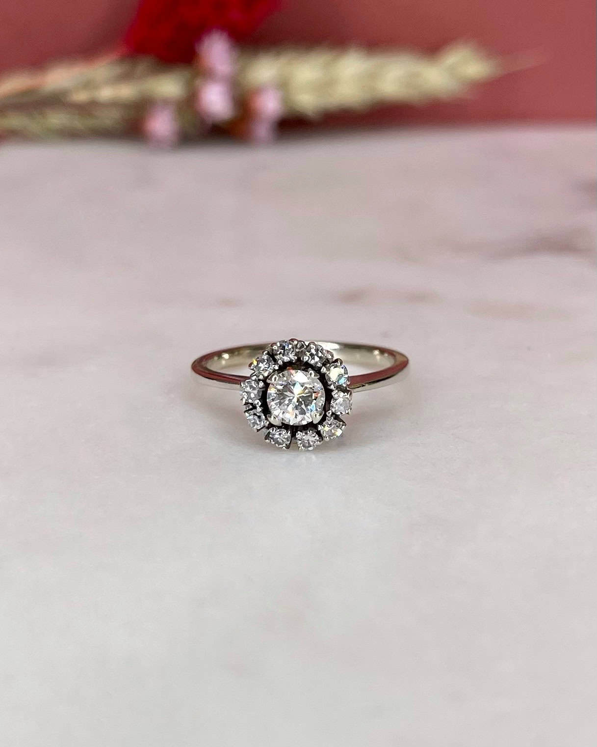 Bague Vintage Marguerite Diamants 0.65 carat &quot;Leah&quot;