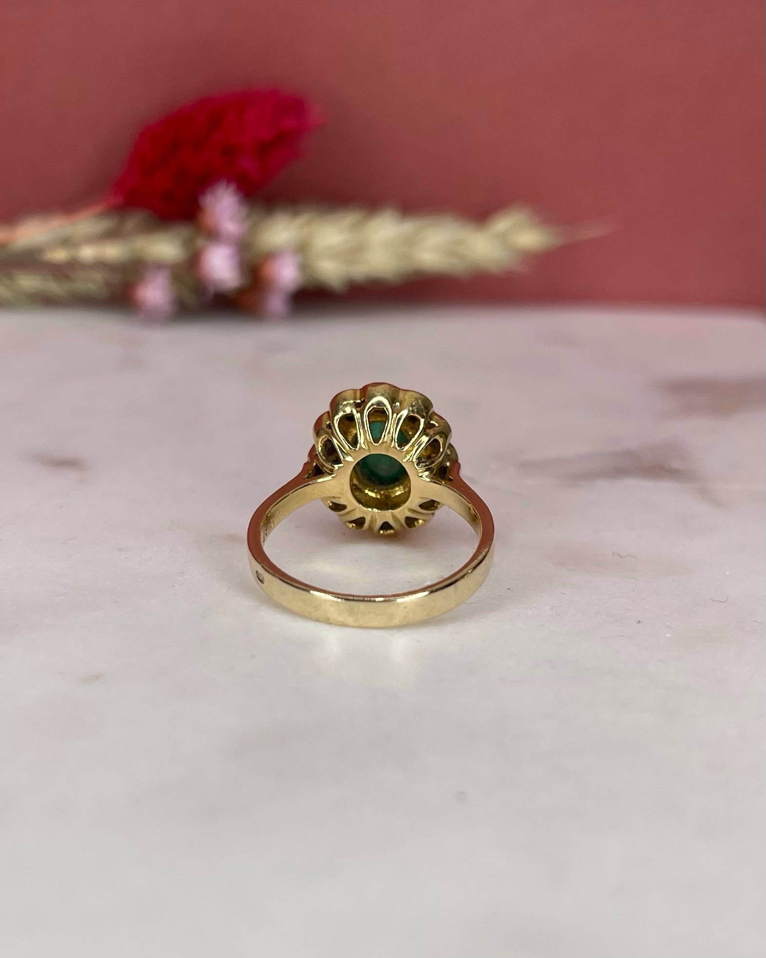 Bague Marguerite Émeraude Cabochon 1 Carat &amp; Opales "Naima"