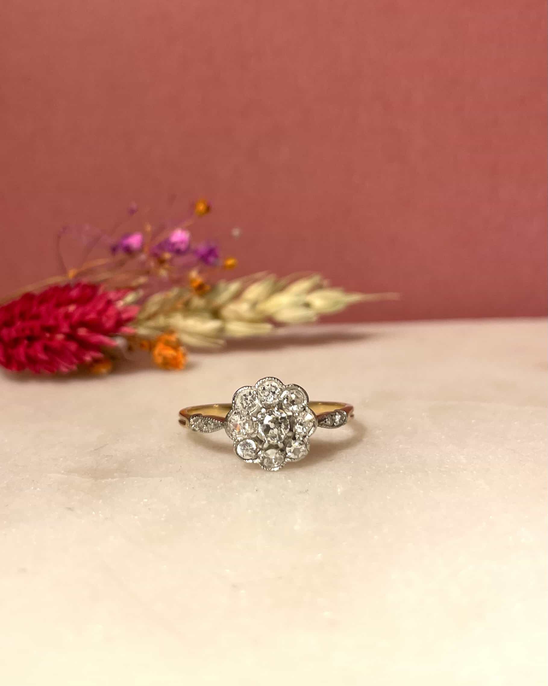Bague Vintage Marguerite Art-Déco 0.60 Carat Diamants  "Peery"