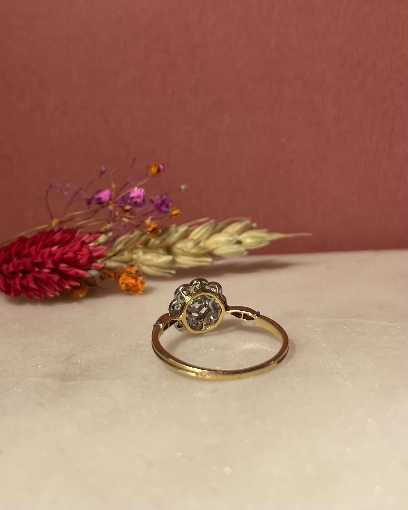 Bague Vintage Marguerite Art-Déco 0.60 Carat Diamants  "Peery"