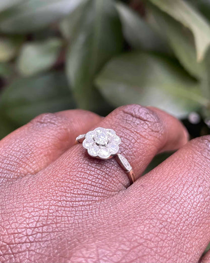 Bague Vintage Marguerite Art-Déco 0.60 Carat Diamants  &quot;Peery&quot;