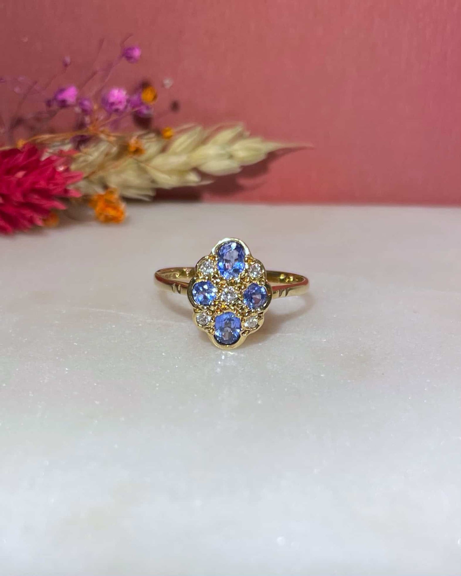 Bague Vintage Fleur Saphirs &amp; Diamants &quot;Josiane&quot;