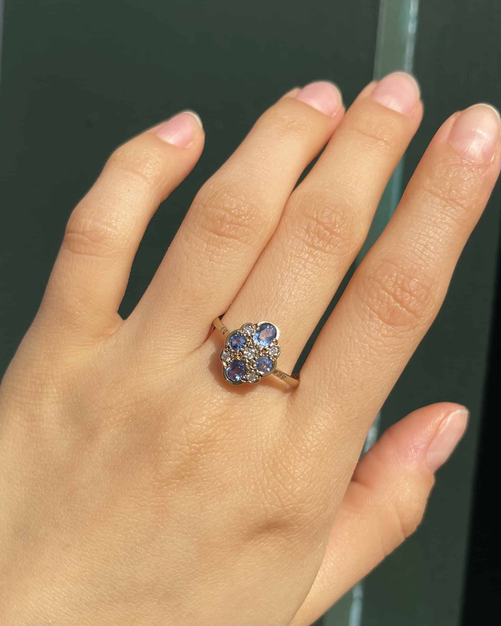 Bague Vintage Fleur Saphirs &amp; Diamants &quot;Josiane&quot;
