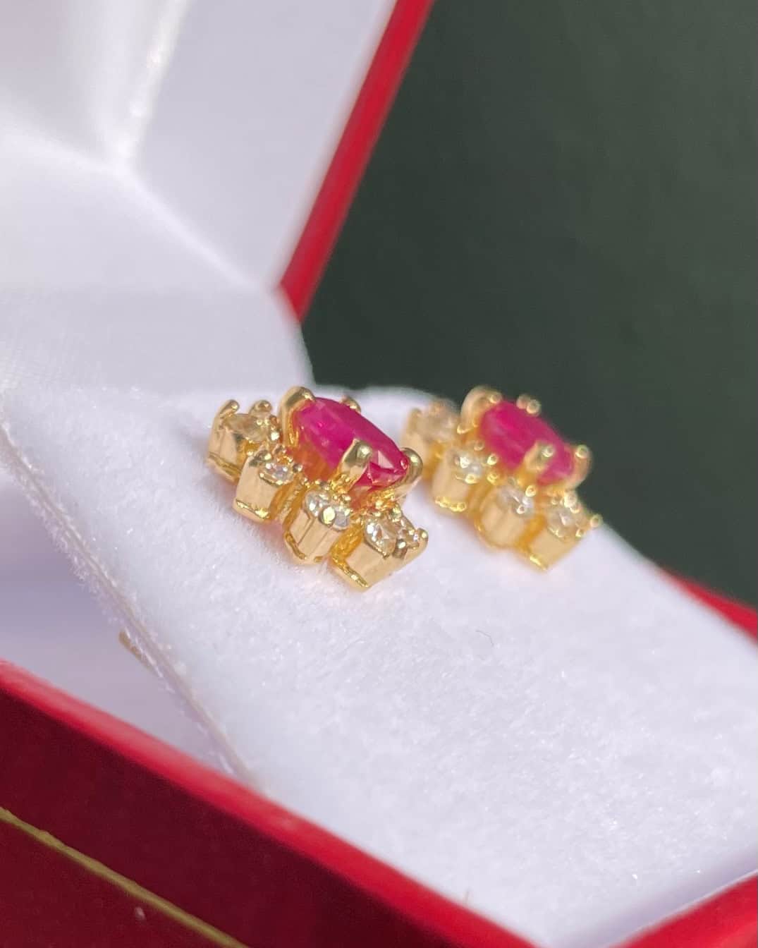 Boucles Marguerites Rubis 1.44 Carat &amp; 16 Diamants &quot;Clarine&quot;