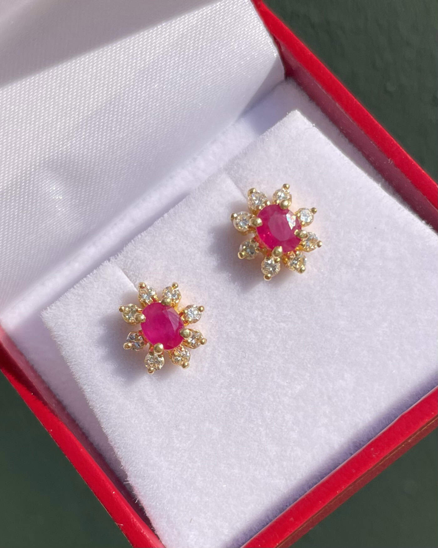 Boucles Marguerites Rubis 1.44 Carat &amp; 16 Diamants "Clarine"