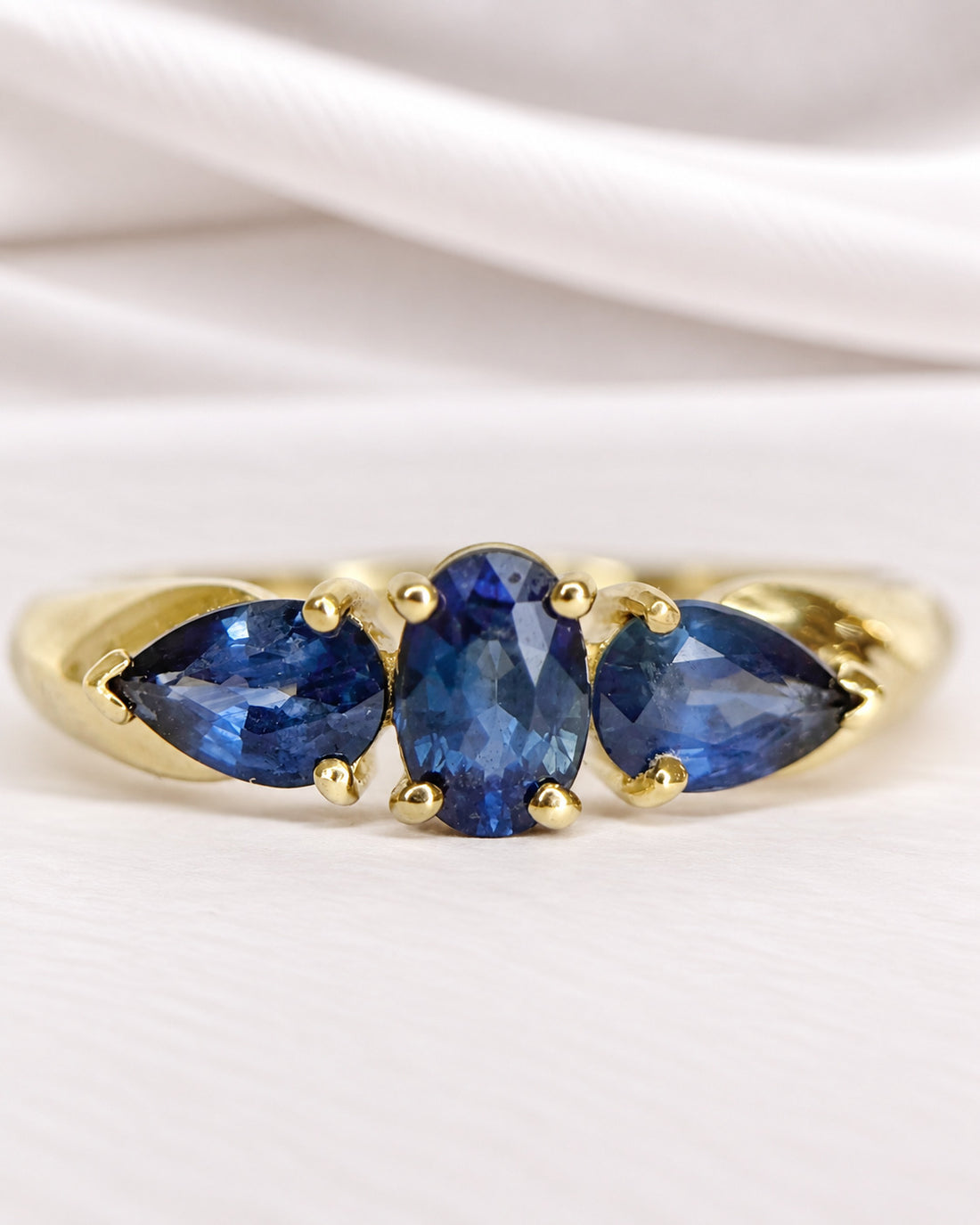 Anillo trilogía de zafiros de 2.15 quilates «Floriane»