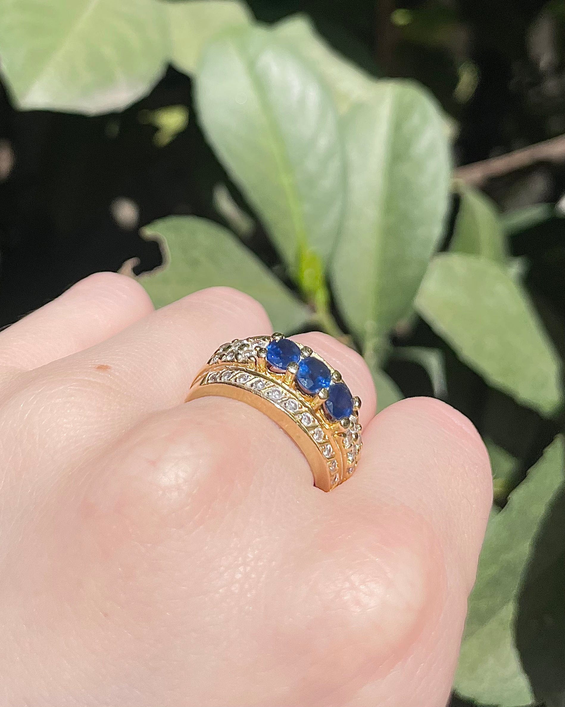 Bague Jonc saphirs 1.20 carat &amp; 34 Diamants "Brune"