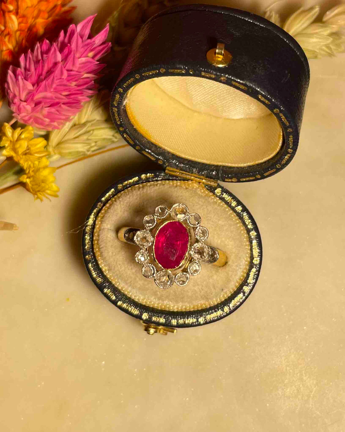 Bague Art-déco Marguerite Rubis &amp; Diamants &quot;Line&quot;