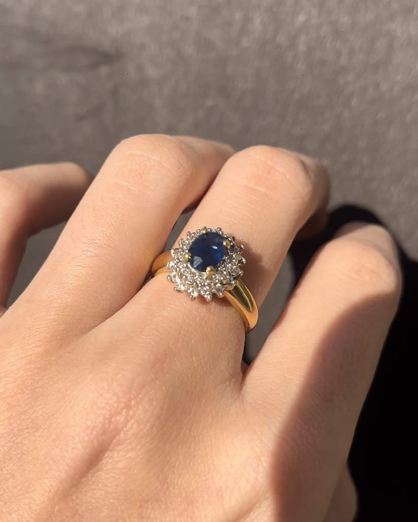 &quot;Alésia&quot; Sapphire &amp;amp; Diamond Daisy Ring
