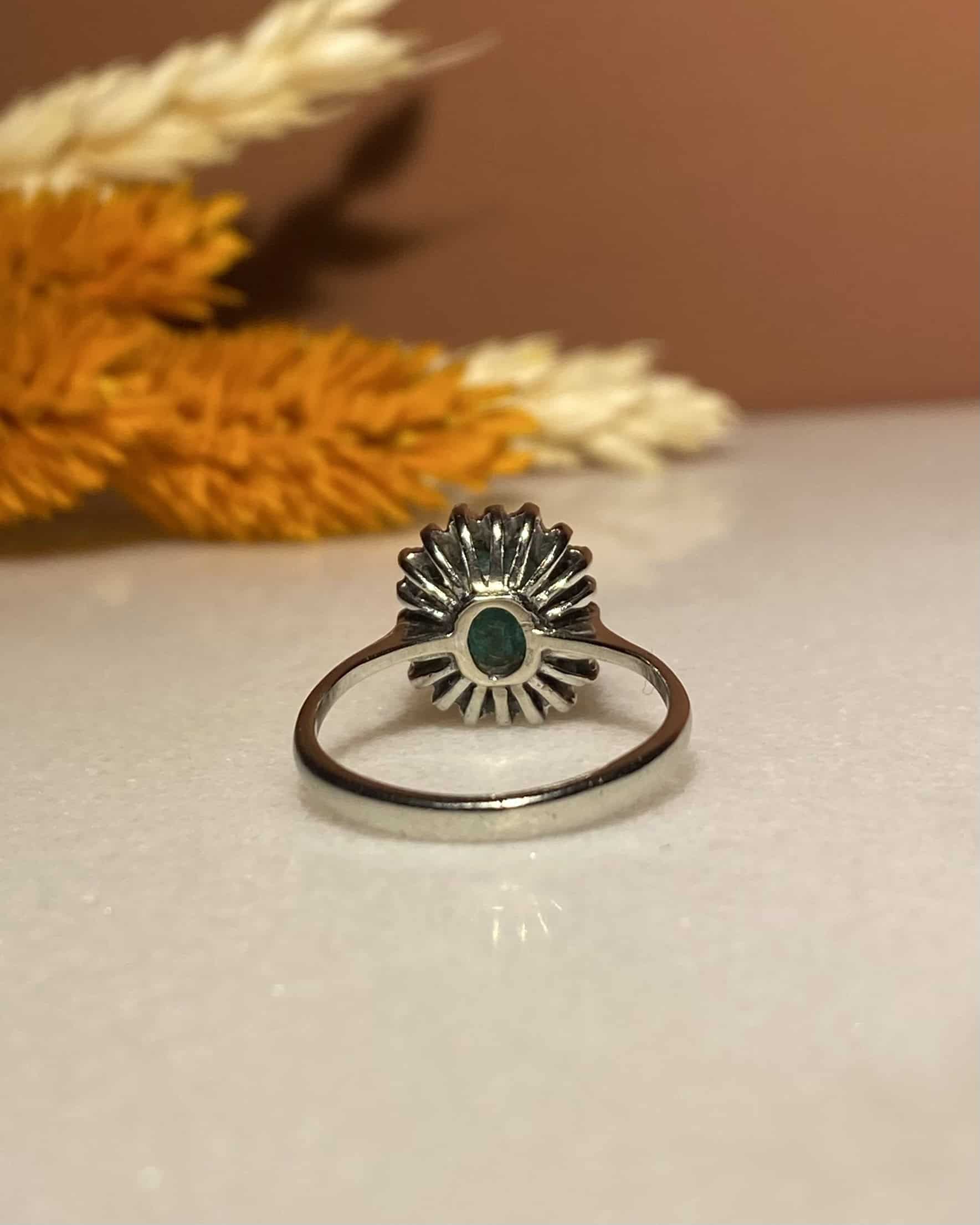 Bague Marguerite Émeraude 1 carat &amp; 10 Diamants "Andrea"