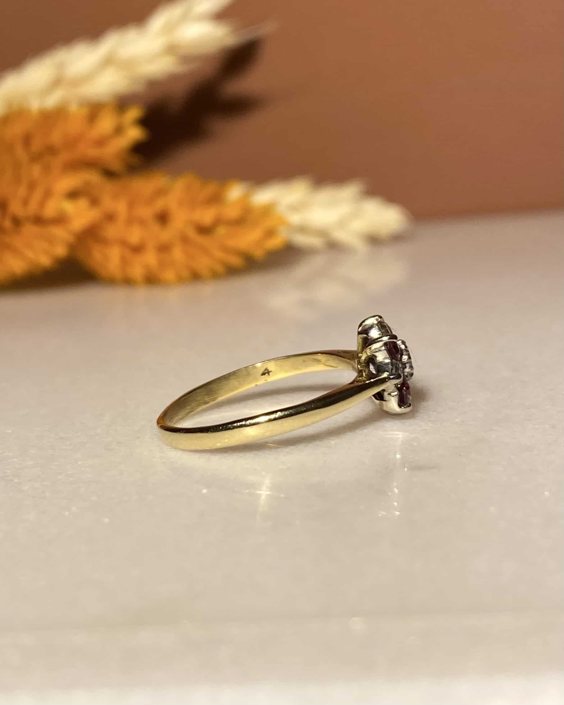 Bague Marguerite Rubis &amp; Diamants "Adrianna"