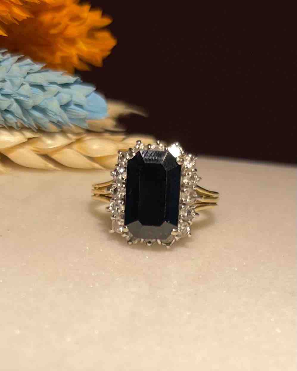 Bague Marguerite Saphir 4.50 carats &amp; Diamants &quot;Aude&quot;