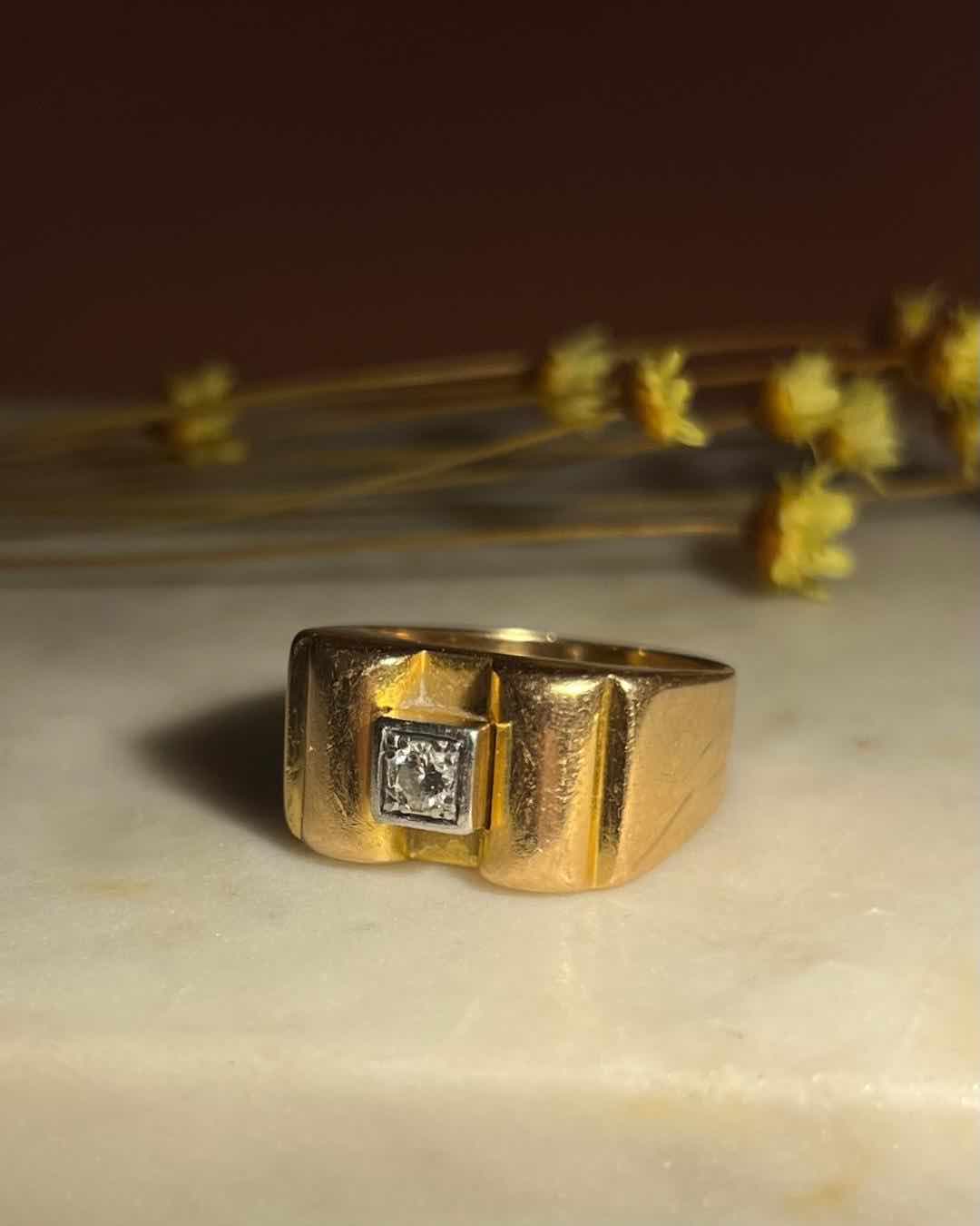 Anillo de tanque con diamantes &quot;Marla&quot; de 0,20 quilates