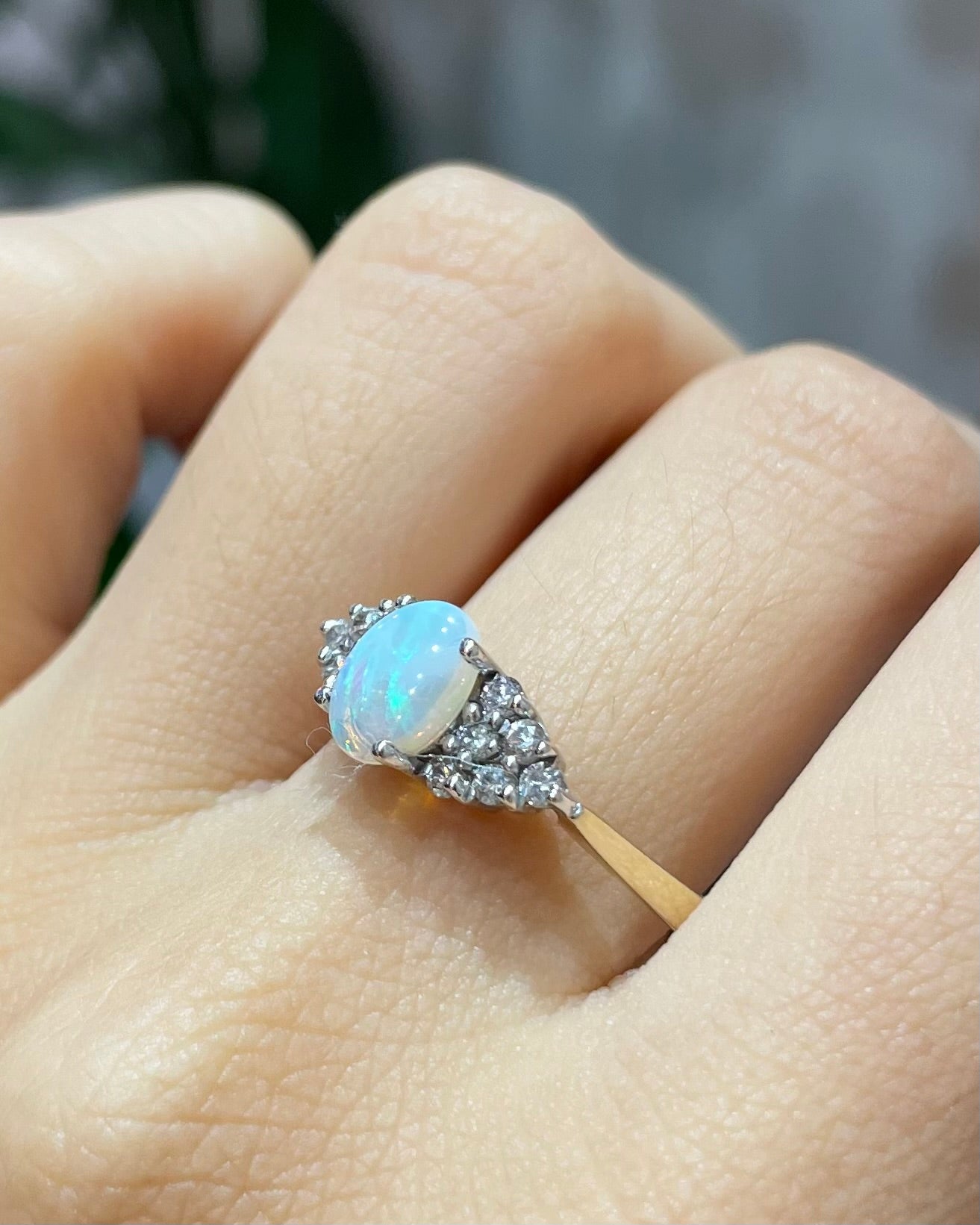 Anillo trilogía de ópalo y diamantes "Sirine"