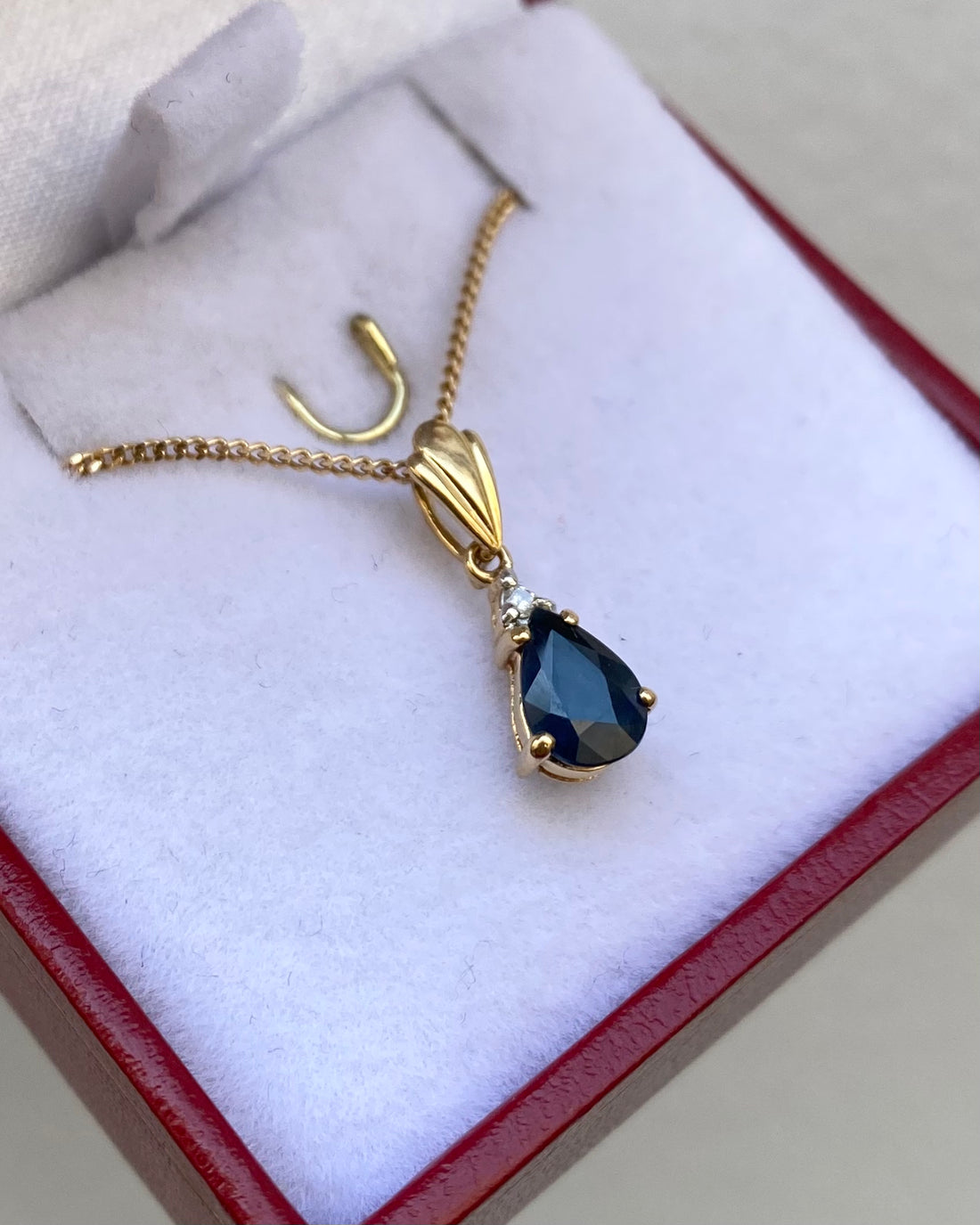 Pendentif Saphir 0.90 carat &amp; Diamant &quot;Corine&quot;